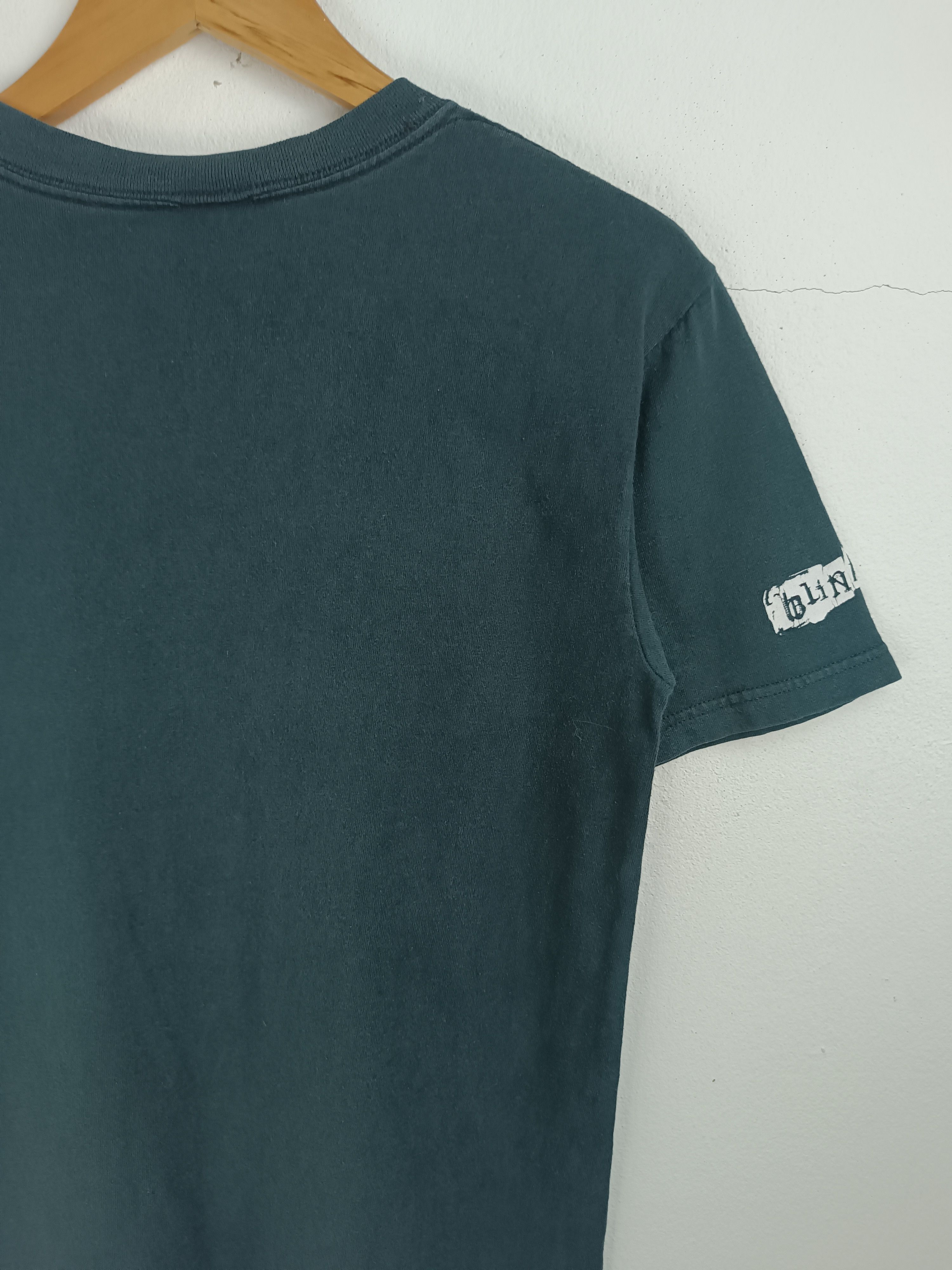 Band Tees VINTAGE Y2K BLINK 182 CLASSIC LOGO POP PUNK FADED SKATER 41 Size US S / EU 44-46 / 1 - 11 Thumbnail