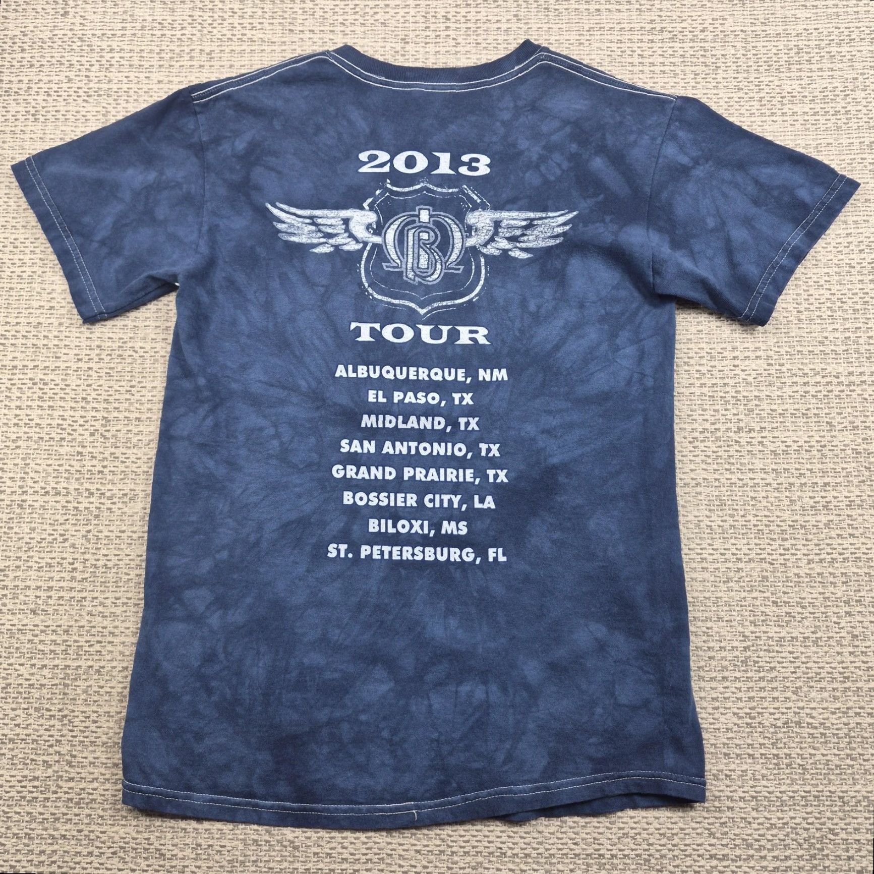 Gildan VINTAGE The Moody Blues Shirt Mens Small Blue 2013 Voyage Continues Tour Band Tee Gildan Size US S / EU 44-46 / 1 - 2 Thumbnail