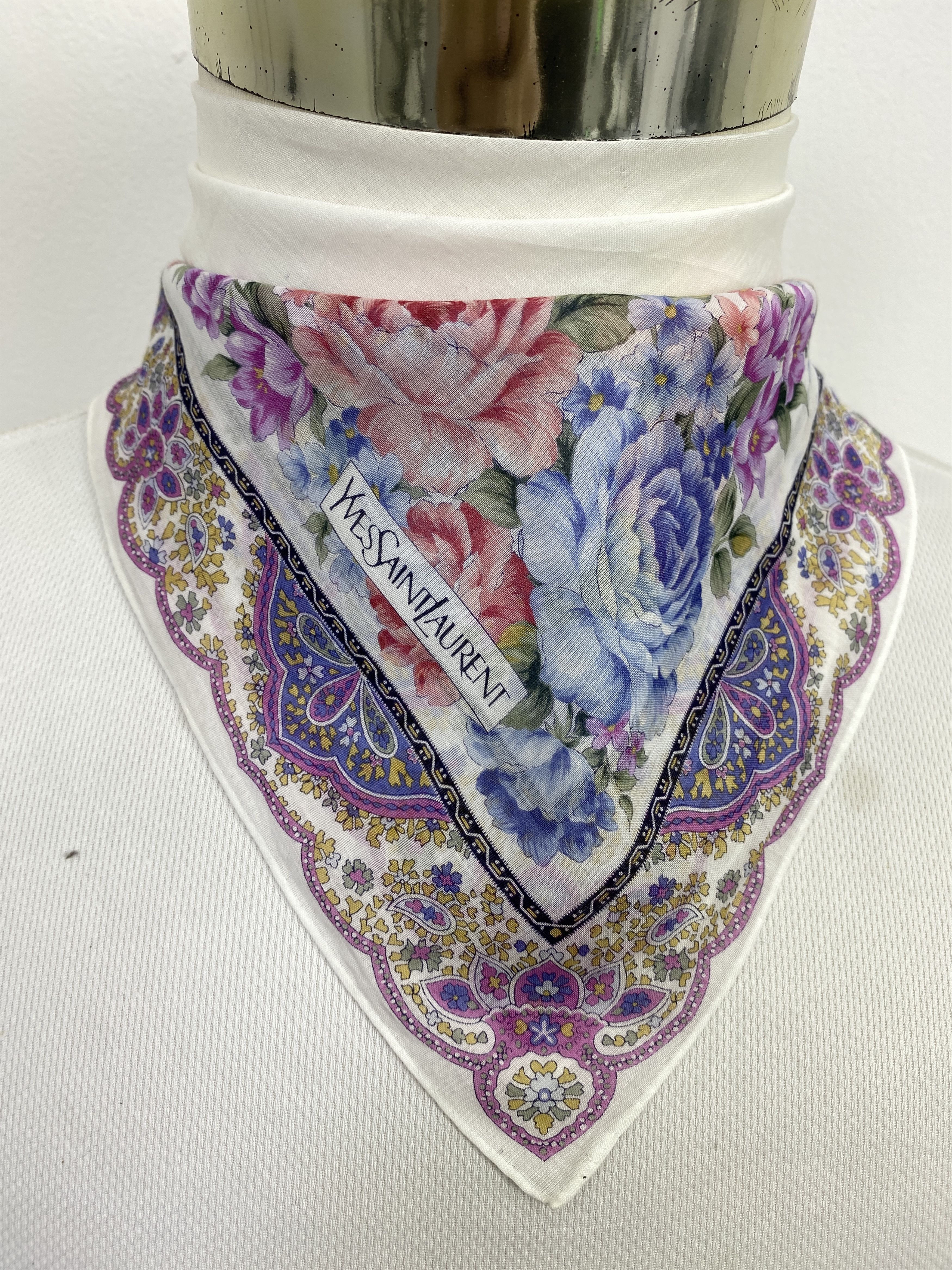 Yves Saint Laurent Yves Saint Laurent Handkerchief / Neckerchief KT0244 Size ONE SIZE - 1 Thumbnail