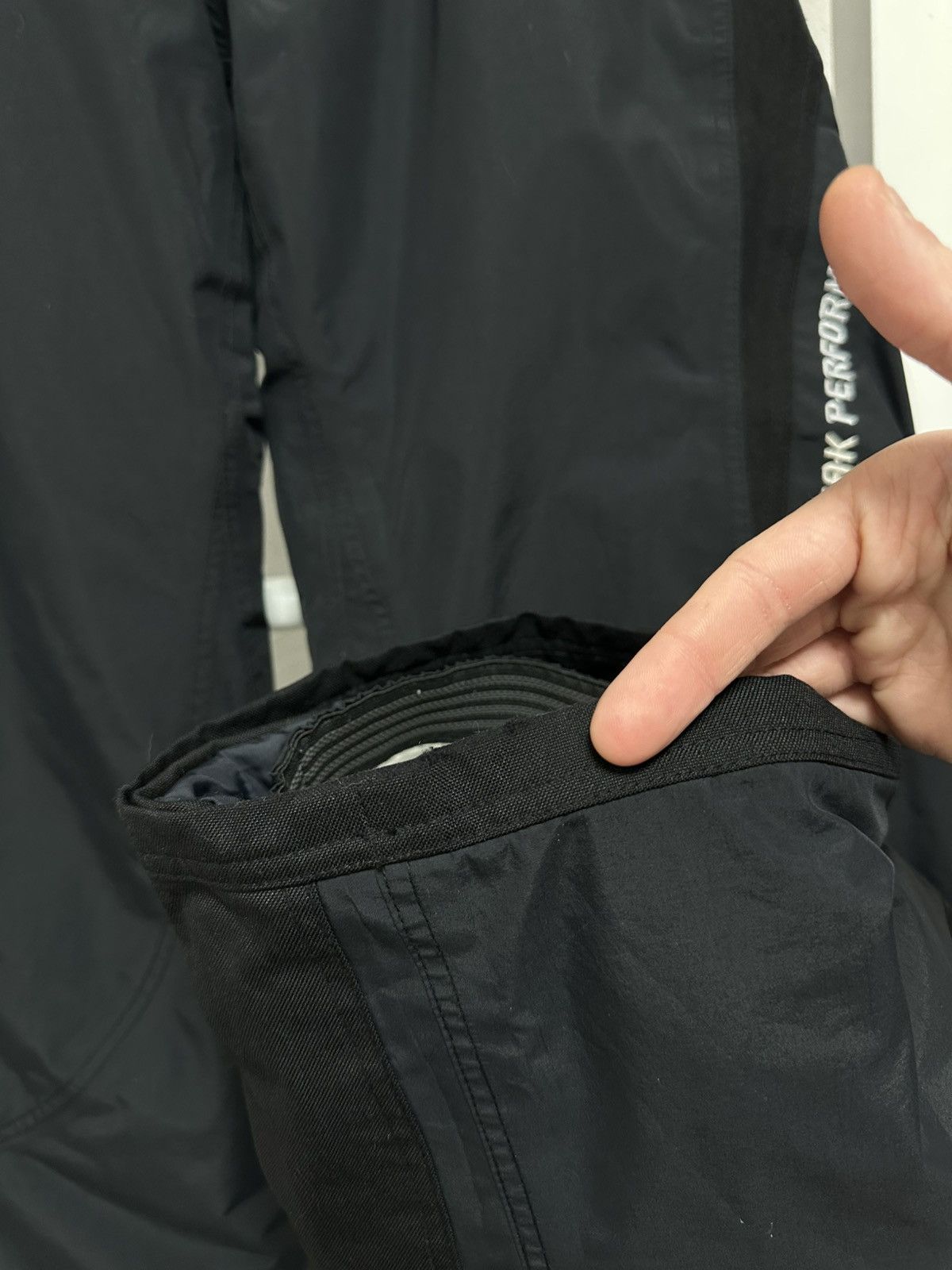 Peak Performance Peak Performance Men’s Gore-Tex Ski Pants Size M Black Size US 33 - 6 Thumbnail