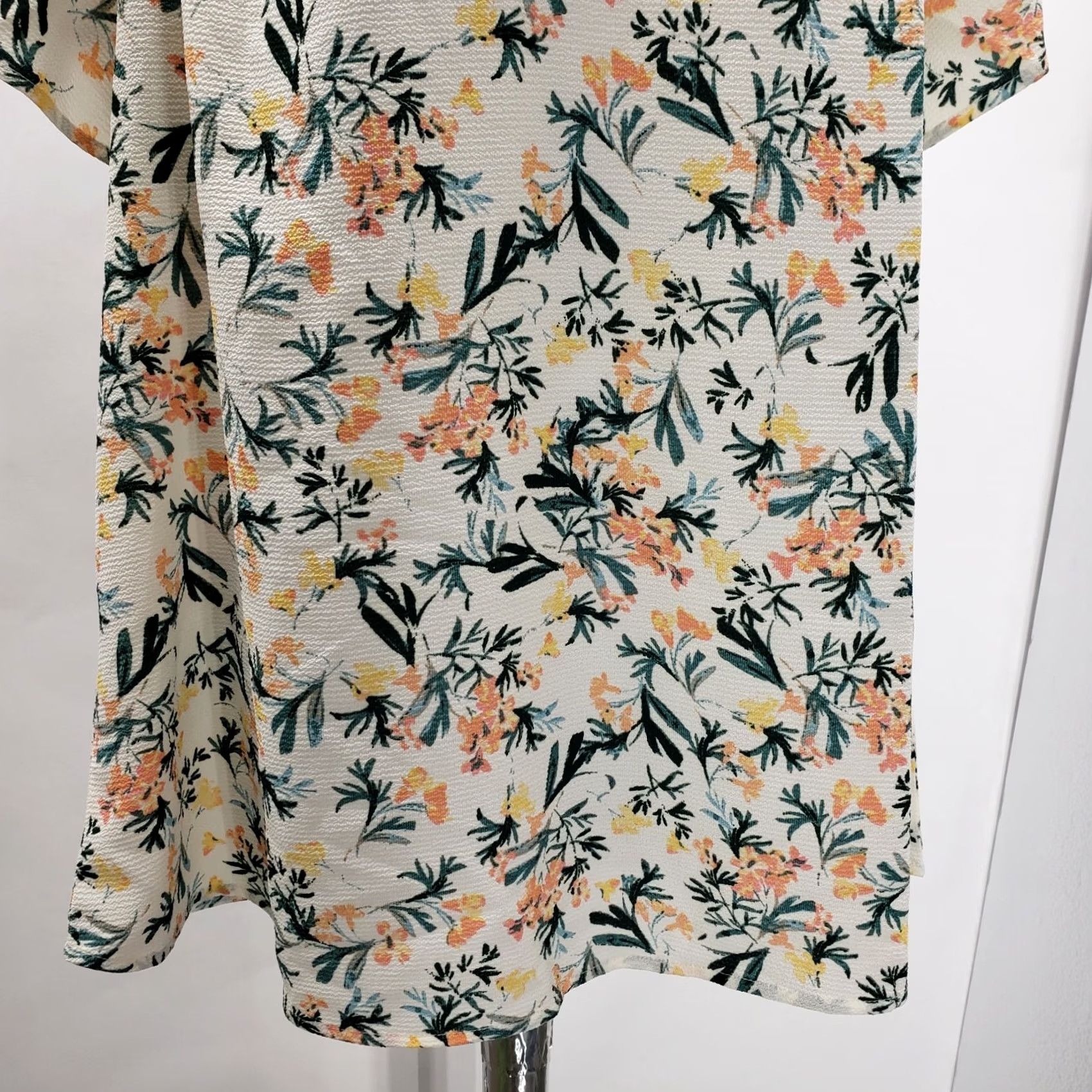Vintage Bobeau floral blouse Size 1X Womens NEW V-neck shorts sleeve Size XL / US 12-14 / IT 48-50 - 4 Thumbnail