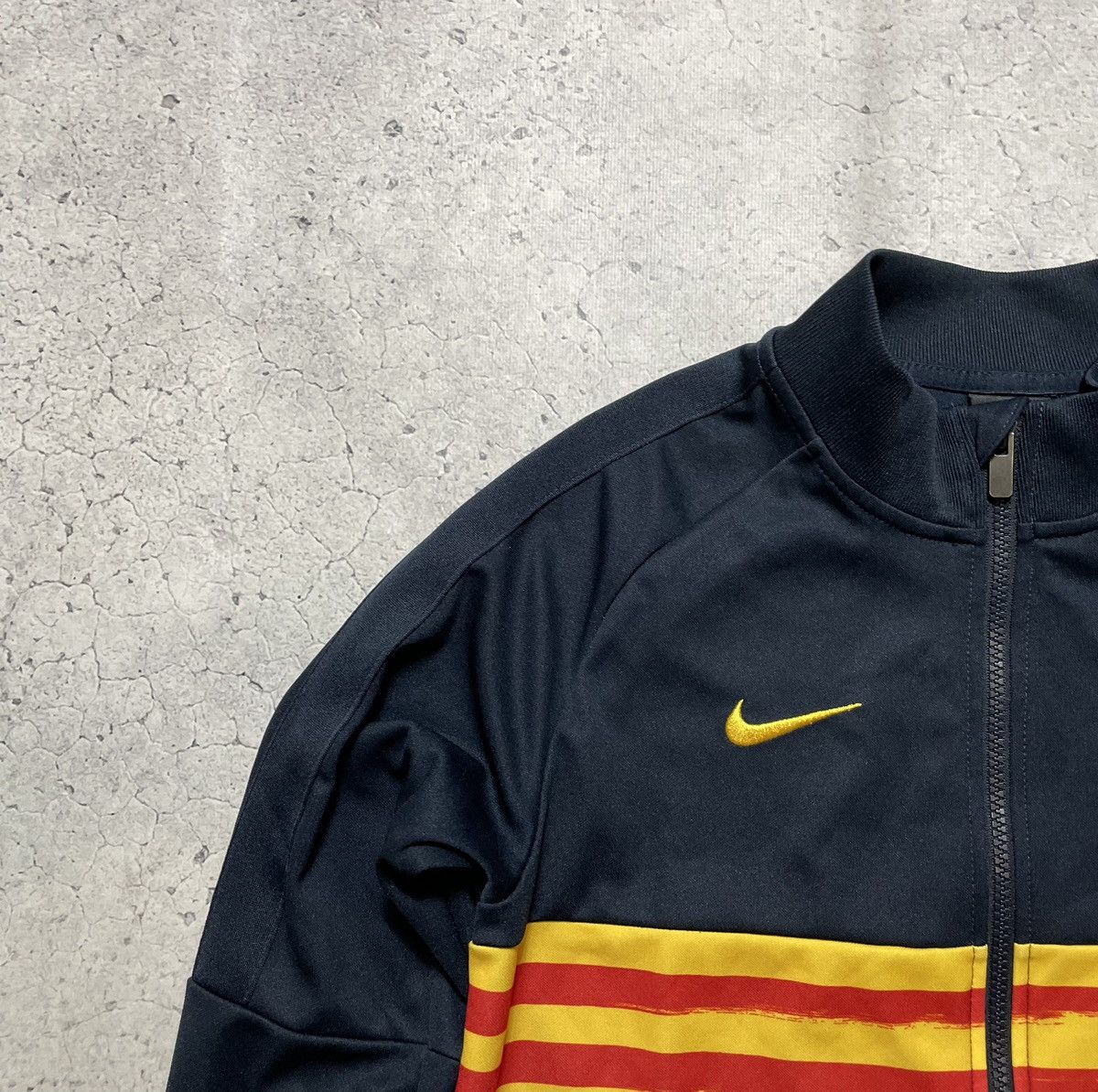 Nike Vintage Nike FC Barcelona Drill Y2K Full Zip Jacket Size US S / EU 44-46 / 1 - 6 Thumbnail
