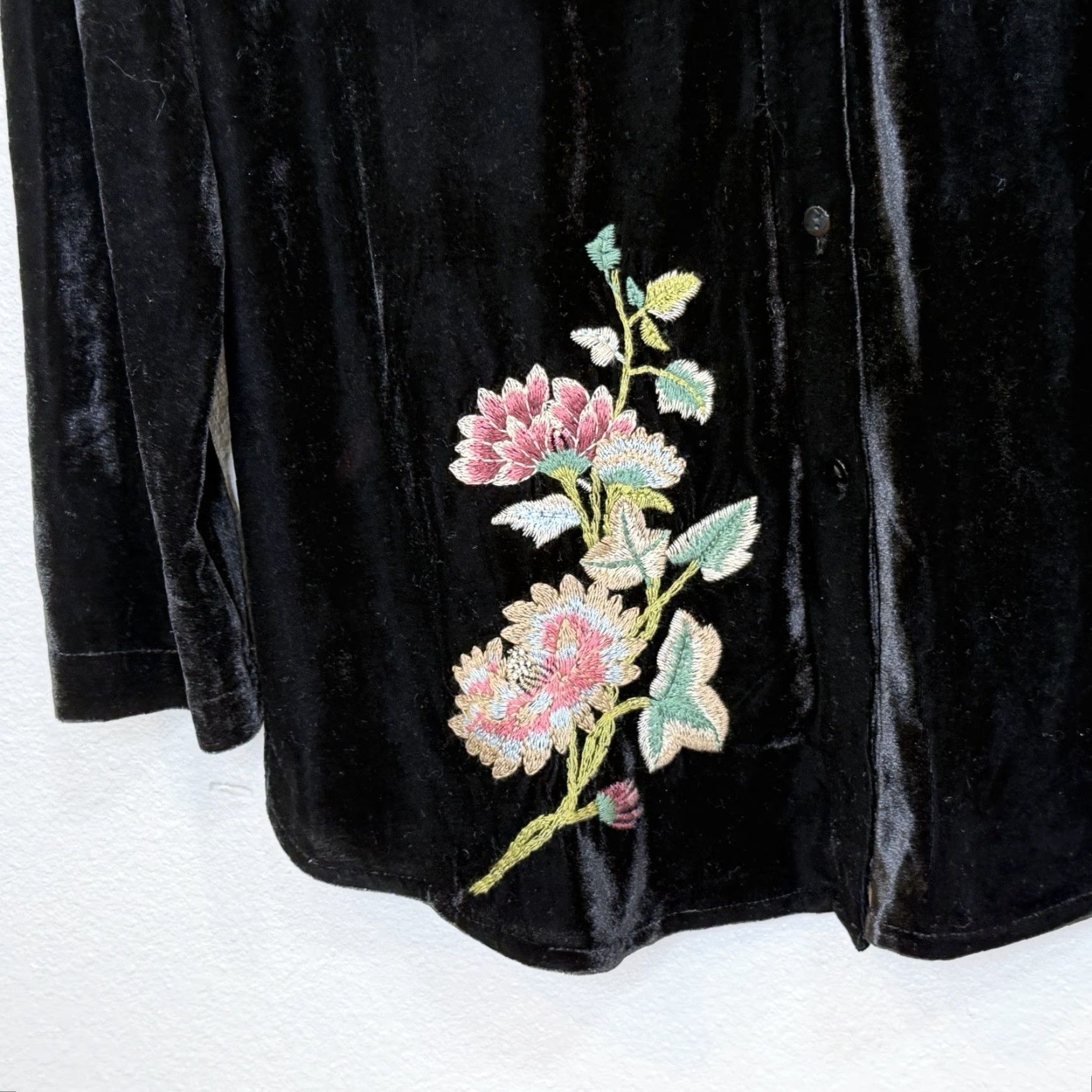 Velvet Paparazzi Velvet Embroidered Button Front Top Womens Medium Black Floral BOHO Shirt Tunic Long Sleeve Collared Stretch Size M / US 6-8 / IT 42-44 - 5 Thumbnail