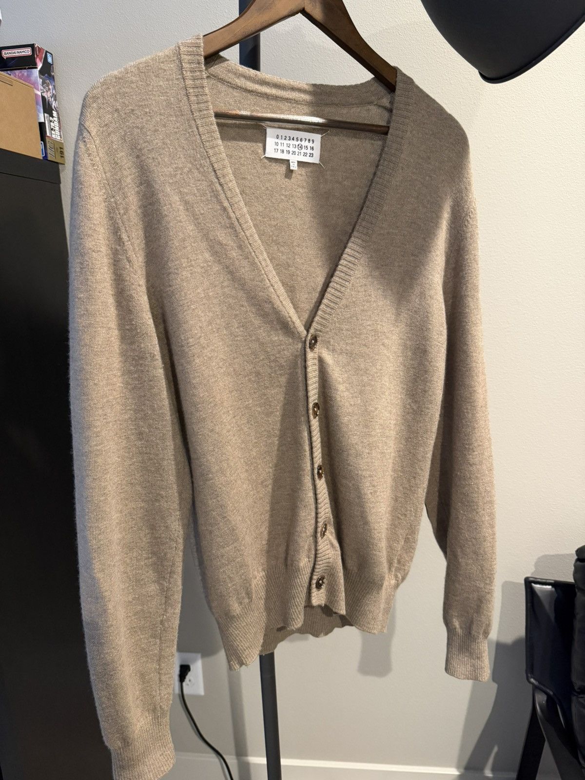 Maison Margiela Maison Margiela elbow patch cardigan Size US S / EU 44-46 / 1 - 1 Thumbnail