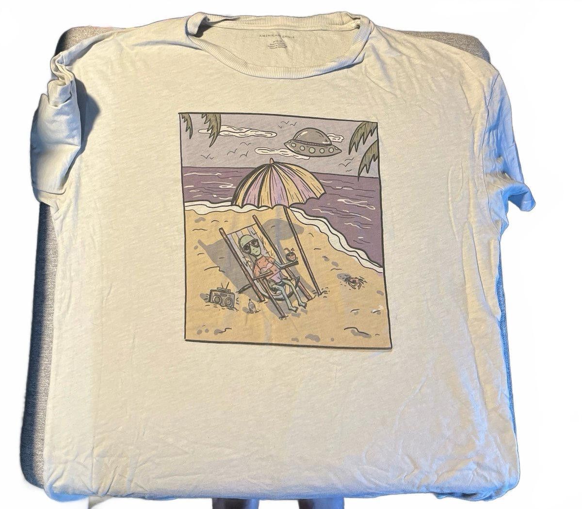 American Eagle Outfitters American Eagle Graphic T-Shirt - Beach Scene with UFO Size M / US 6-8 / IT 42-44 - 1 Thumbnail