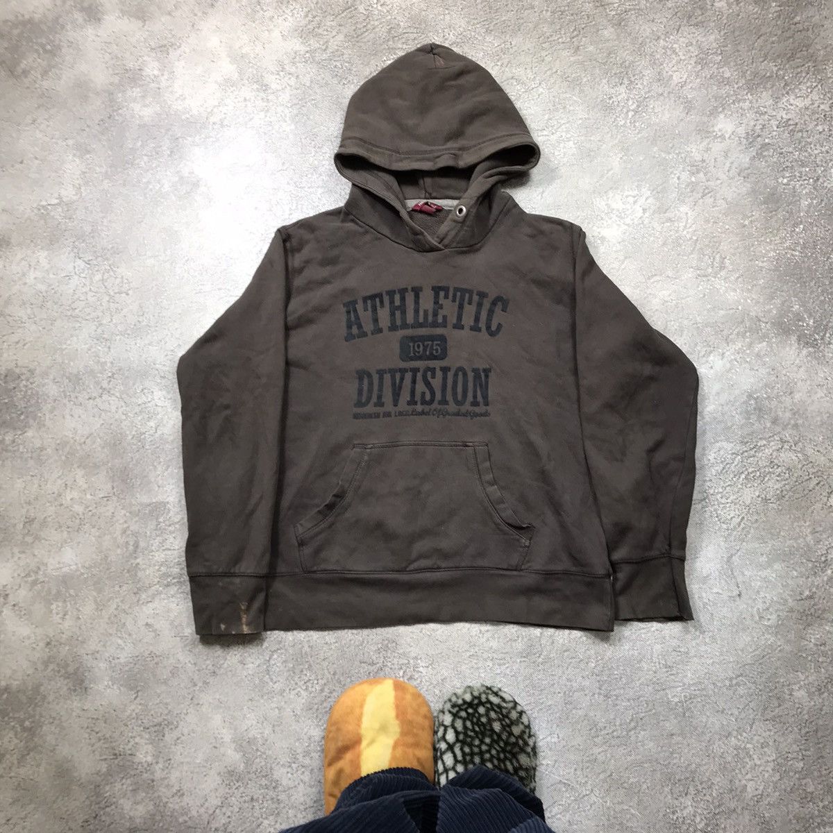 Vintage Vintage 90s Faded Graphic Hoodie Streetwear Athletic Baggy M Size M / US 6-8 / IT 42-44 - 1 Thumbnail