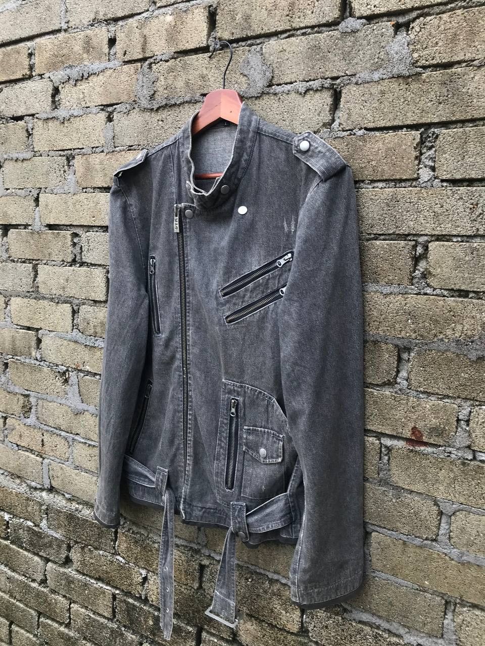 20471120 × In The Attic × Tornado Mart VINTAGE IN THE ATTIC BIKER BONDAGE JACKET BELTING ZIPPER Size US L / EU 52-54 / 3 - 3 Thumbnail