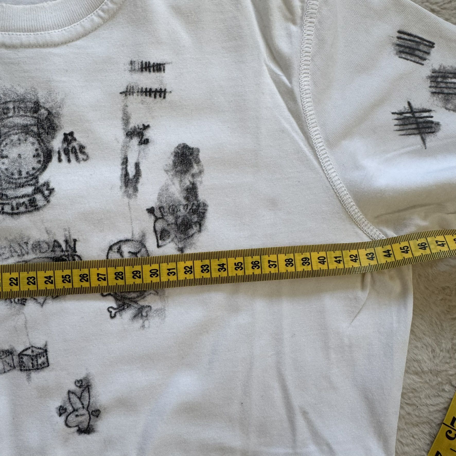 Dsquared2 Dsquared2 White Graphic Tee w/ Distressed Print – Size M Size US M / EU 48-50 / 2 - 8 Thumbnail