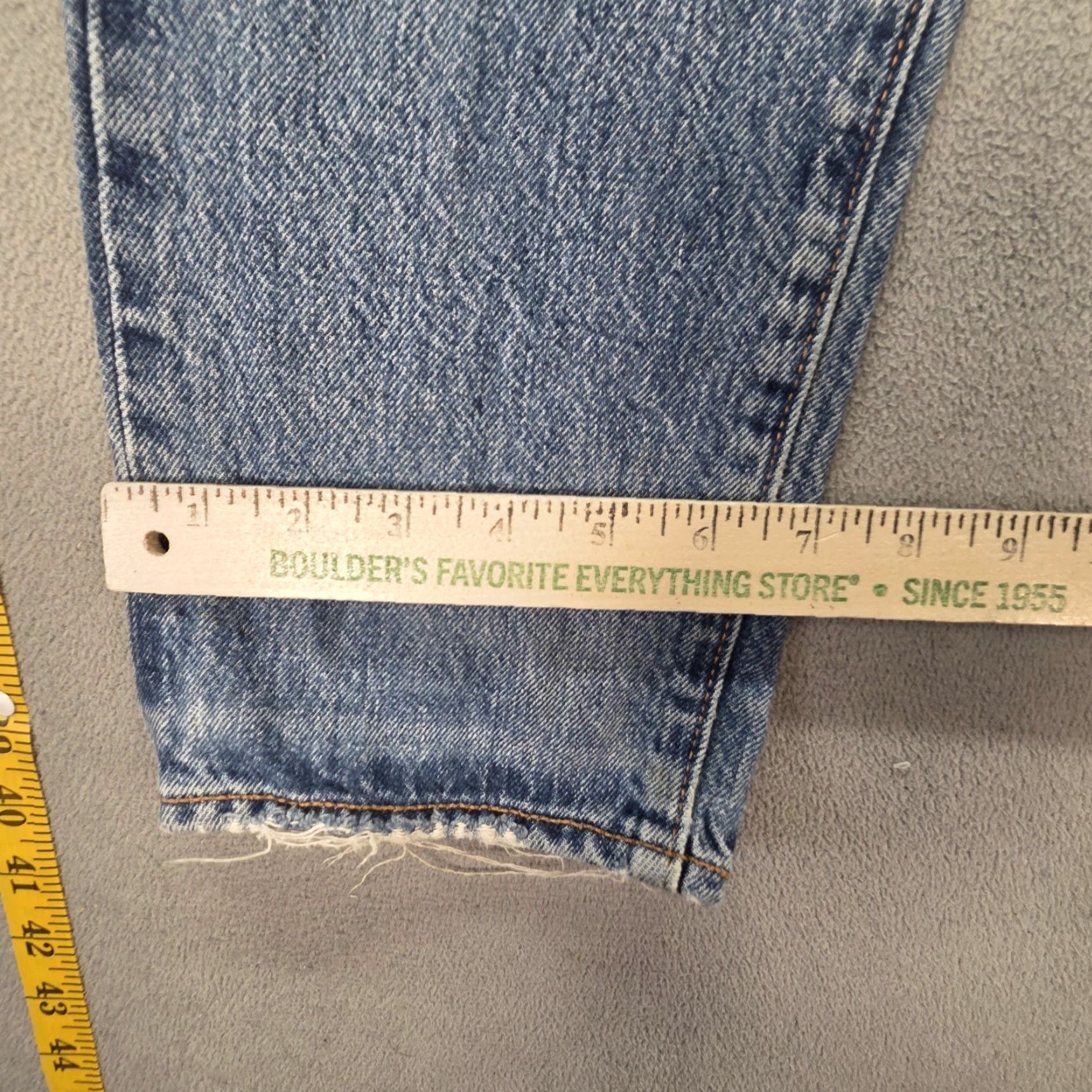 Levi's VINTAGE Levis 501 Jeans Mens Selvedge Medium Blue Tapered Whiskers Honeycomb Fits 30x31 Size US 30 / EU 46 - 5 Thumbnail