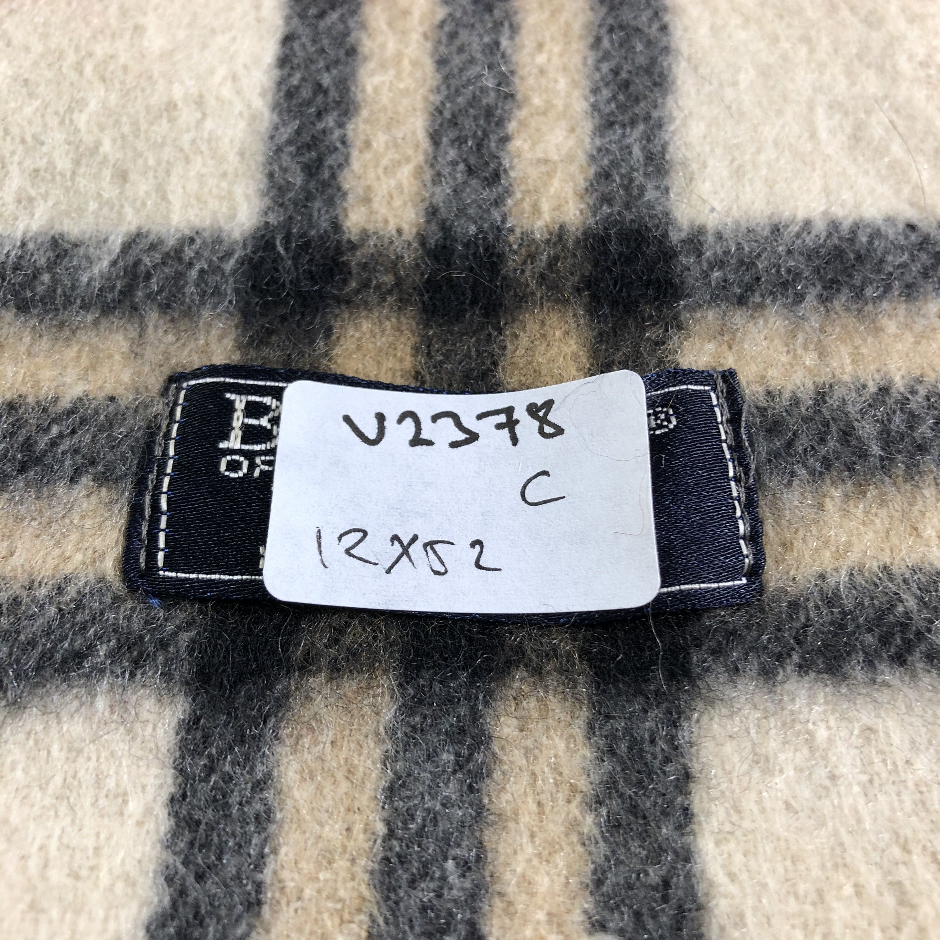 Burberry Burberrys Nova Check Cashmere Scarf Muffler Neckwear V2378 Size ONE SIZE - 6 Thumbnail