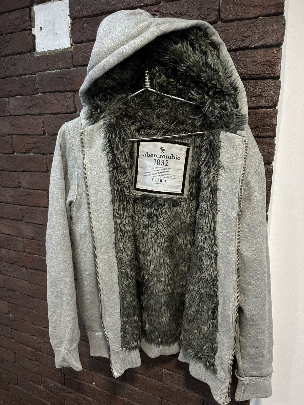 image of Abercrombie Fitch x Vintage Abercrombie Zip Heavy Hoodie Full Fuzzy Y2K Big Logo in Grey (Size XL)