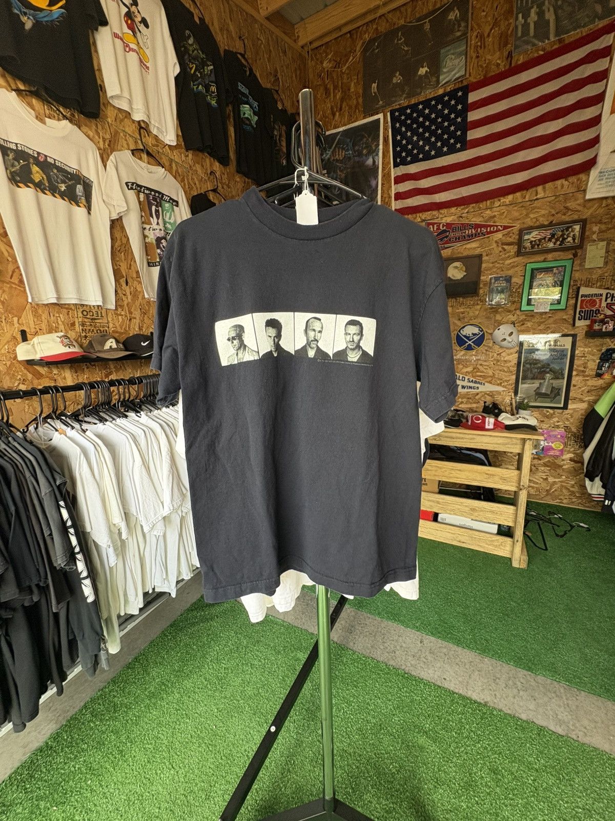 Band Tees 1997 U2 Tour Band T-Shirt Size US L / EU 52-54 / 3 - 1 Thumbnail