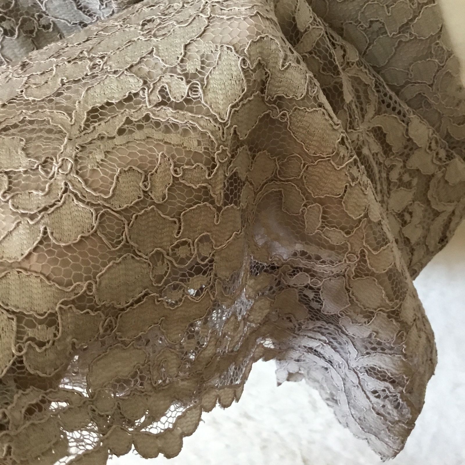 Other David Bridal Short Mocha Lace Dress with V-Neck Size XS / US 0-2 / IT 36-38 - 19 Thumbnail