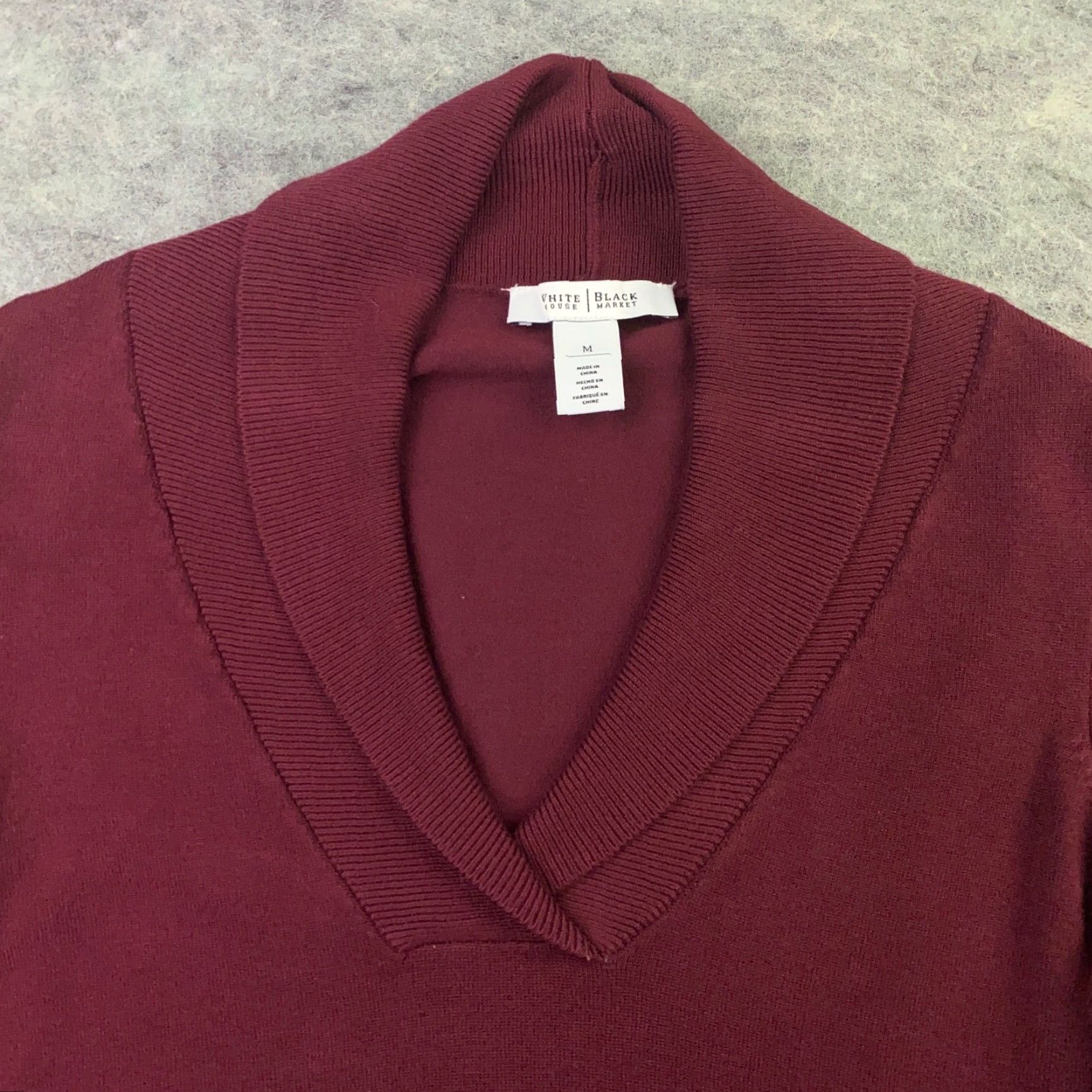 White House Black Market WHITE HOUSE BLACK MARKET Sweater Womens Medium Burgundy V-Neck Long Sleeve Classic Knit Size M / US 6-8 / IT 42-44 - 3 Thumbnail