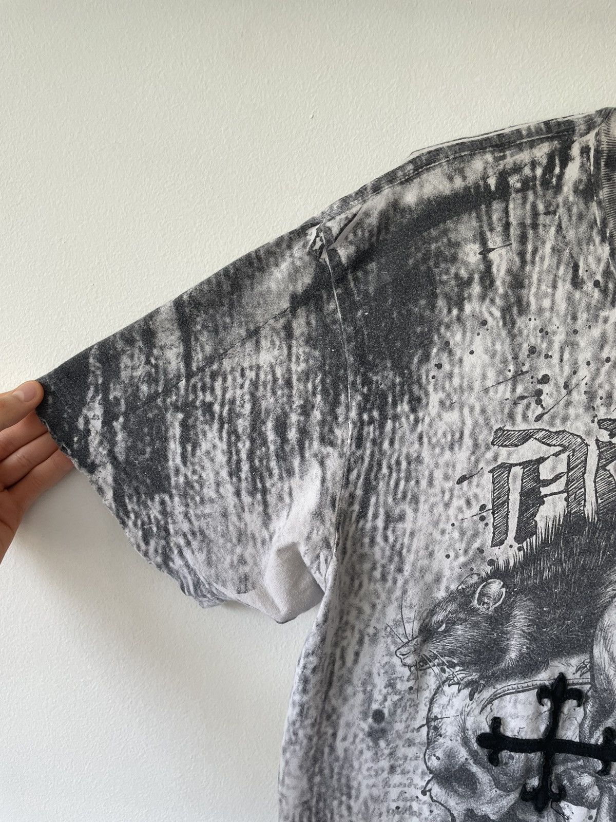 Vintage CRAZY Y2K Affliction Cross Skull Graphic tee Size US XXL / EU 58 / 5 - 6 Thumbnail