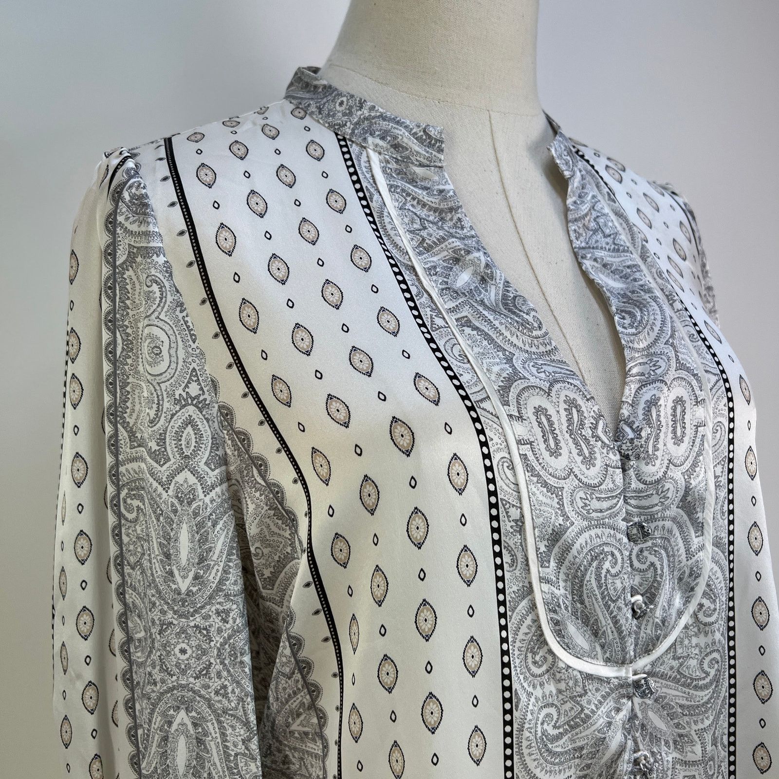 INTERMIX Intermix Silk Printed Top Blouse Paisley Stripes Black White Size M / US 6-8 / IT 42-44 - 2 Thumbnail