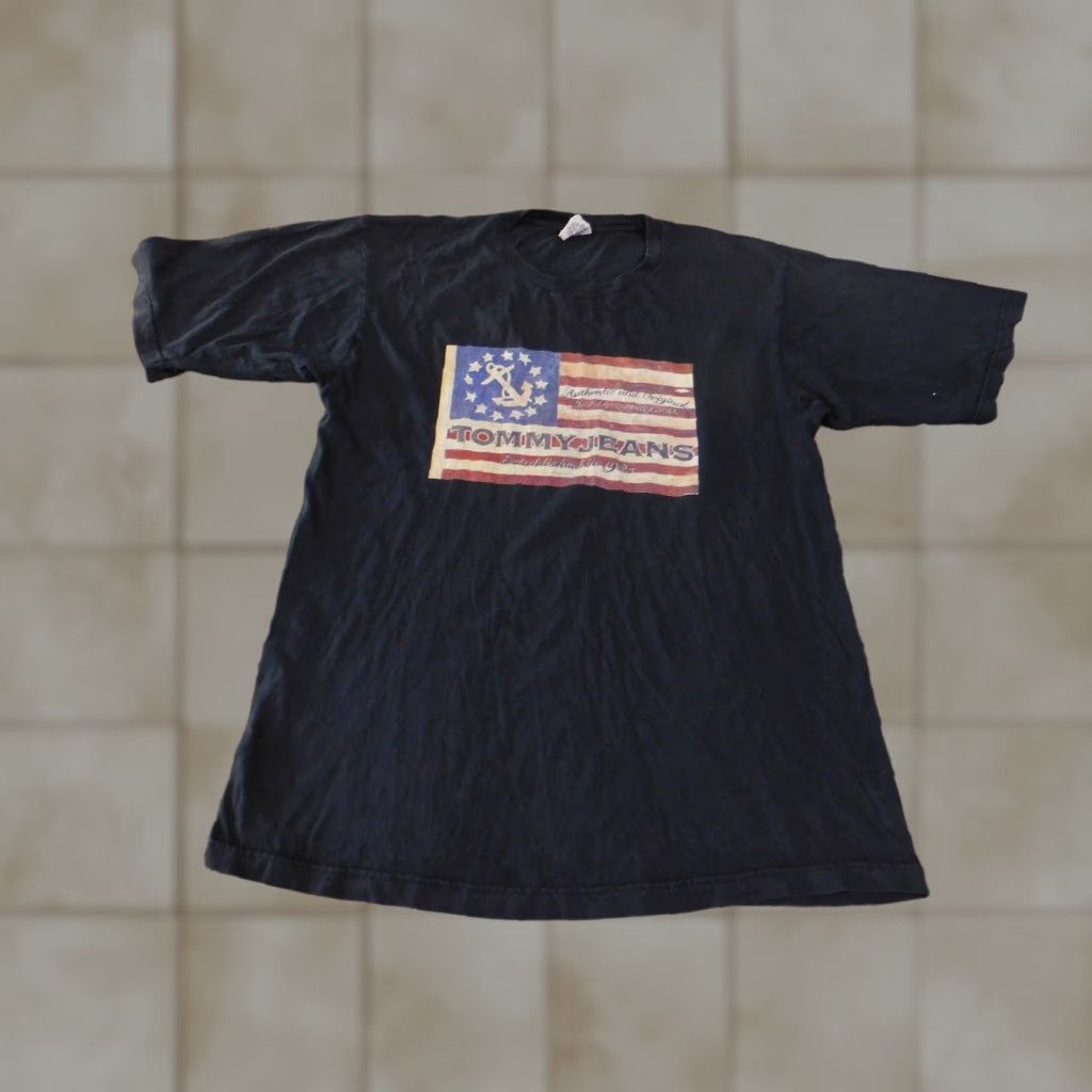 Tommy Hilfiger VINTAGE Tommy Hilfiger Tommy Jeans T Shirt Mens L Black USA Flag Graphic 90s Made In Mexico Size US L / EU 52-54 / 3 - 1 Thumbnail