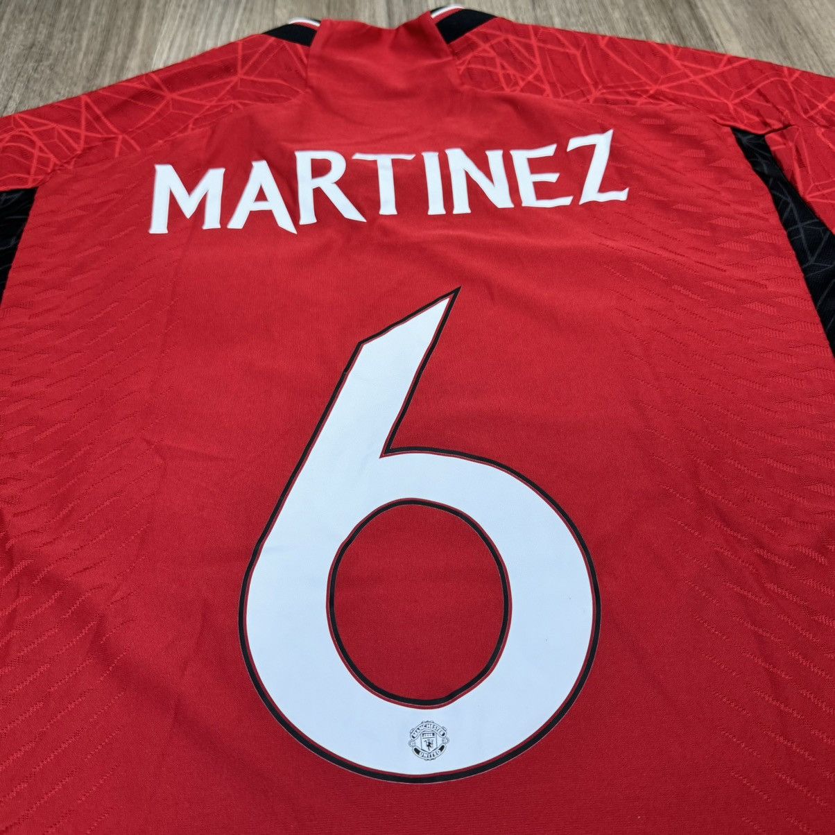 Adidas Manchester united 23/24 C/L player issue shirt #6 Martinez Size US M / EU 48-50 / 2 - 4 Thumbnail