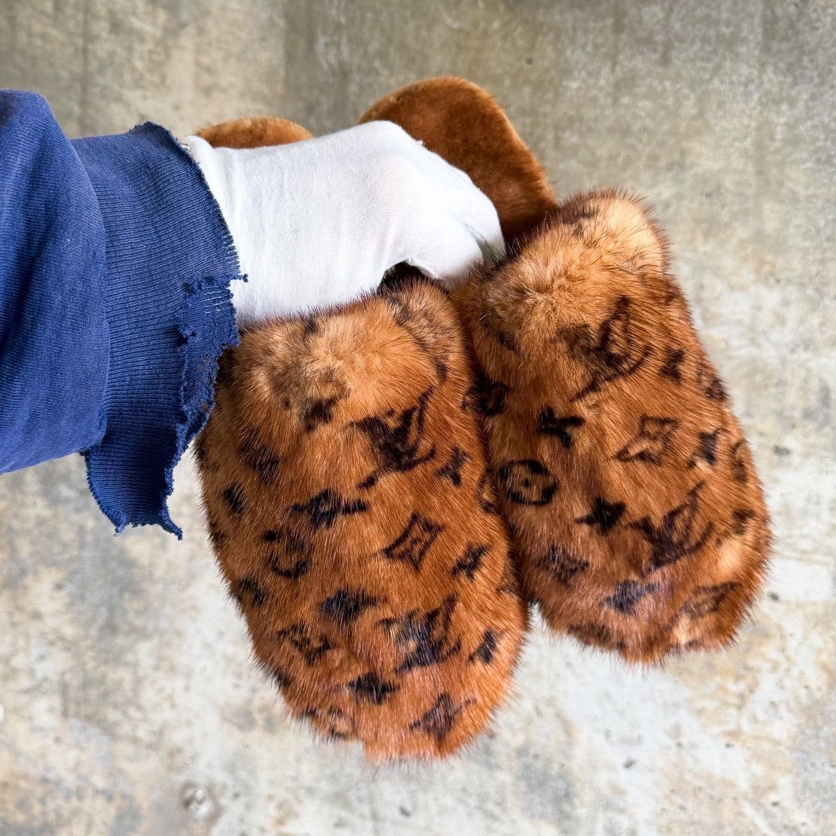 Louis Vuitton Louis Vuitton JAPAN EXCLUSIVE MINK FUR Clog Slippers Size US 10 / EU 43 - 3 Thumbnail