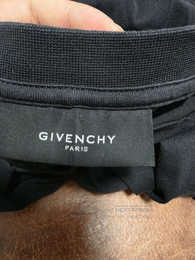 Givenchy Givenchy Short Sleeve T-Shirt Size US S / EU 44-46 / 1 - 3 Thumbnail