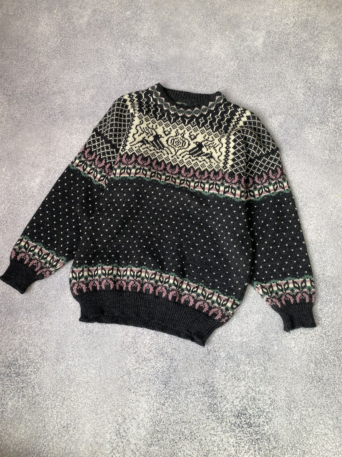 Dale Of Norway × Vintage Vintage DALE OF NORWAY Deer Fair Isle Wool Knit Ski Sweater Size US L / EU 52-54 / 3 - 3 Thumbnail