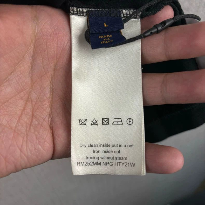 Louis Vuitton Louis Vuitton SS25 embroidered monogram logo round neck sh Size US L / EU 52-54 / 3 - 5 Thumbnail