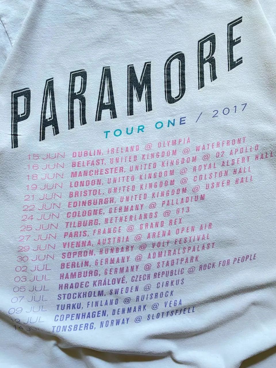 Band Tees PARAMORE TOUR ONE ROCK BAND T SHIRT Size US M / EU 48-50 / 2 - 7 Thumbnail