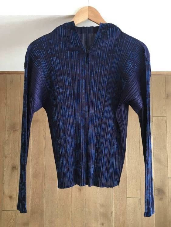 Issey Miyake Issey Miyake size:3 Blue pleated striped long-sleeved top Size L / US 10 / IT 46 - 1 Thumbnail