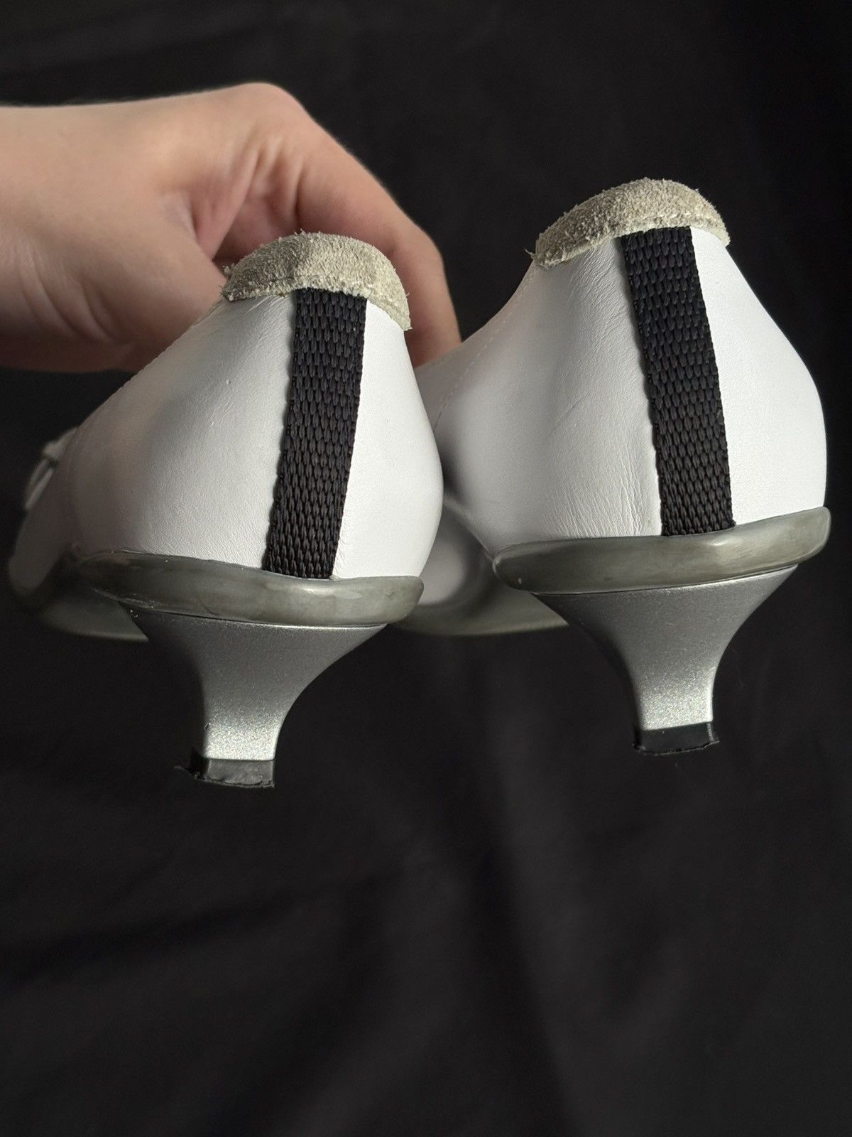 Prada × Vintage PRADA 2000s WHITE LEATHER KITTEN HEELS BUCKLE LOGO 36 US 5 Size US 6 / IT 36 - 9 Thumbnail