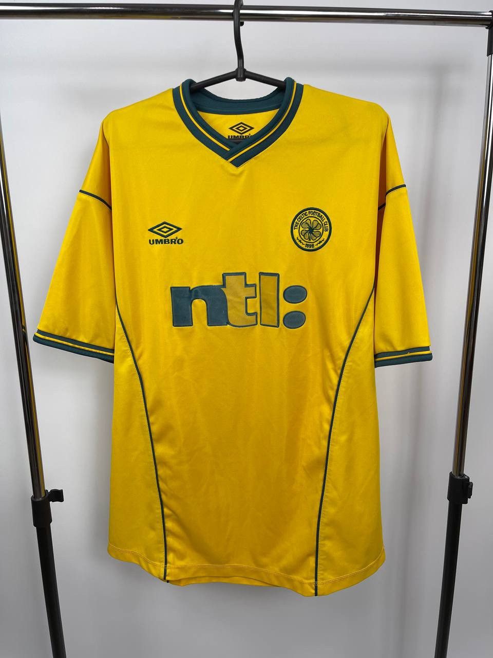 Umbro CELTIC 2000 2002 AWAY SHIRT FOOTBALL SOCCER UMBRO SIZE XL Size US XL / EU 56 / 4 - 1 Thumbnail