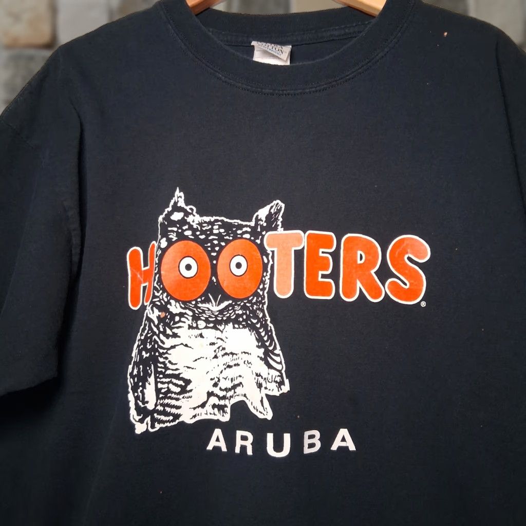 Gildan Hooters Aruba Shirt Men XL Black Bar Restaurant Sexy Girls Graphic T Size US XL / EU 56 / 4 - 1 Thumbnail