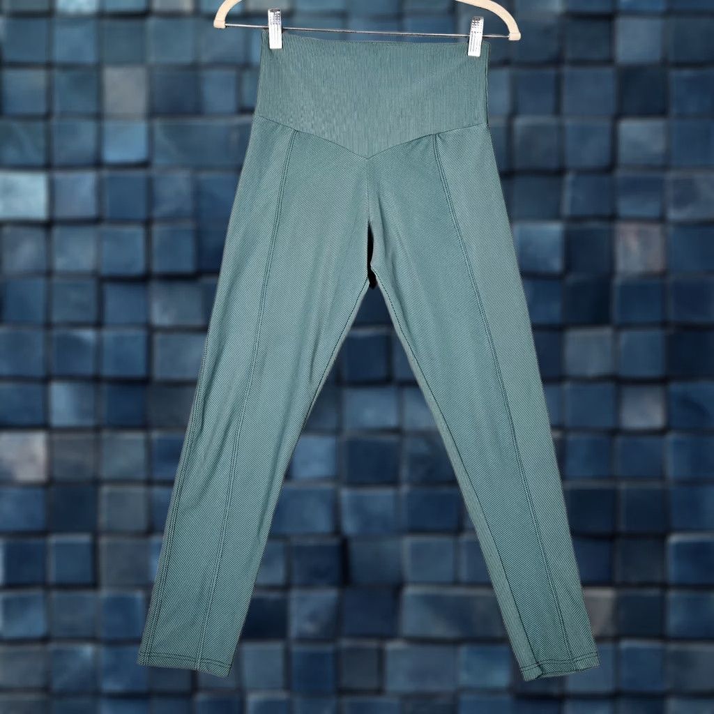Vintage Onzie Women’s Ribbed High waisted Green Leggings S/M Size 28" / US 6 / IT 42 - 1 Thumbnail