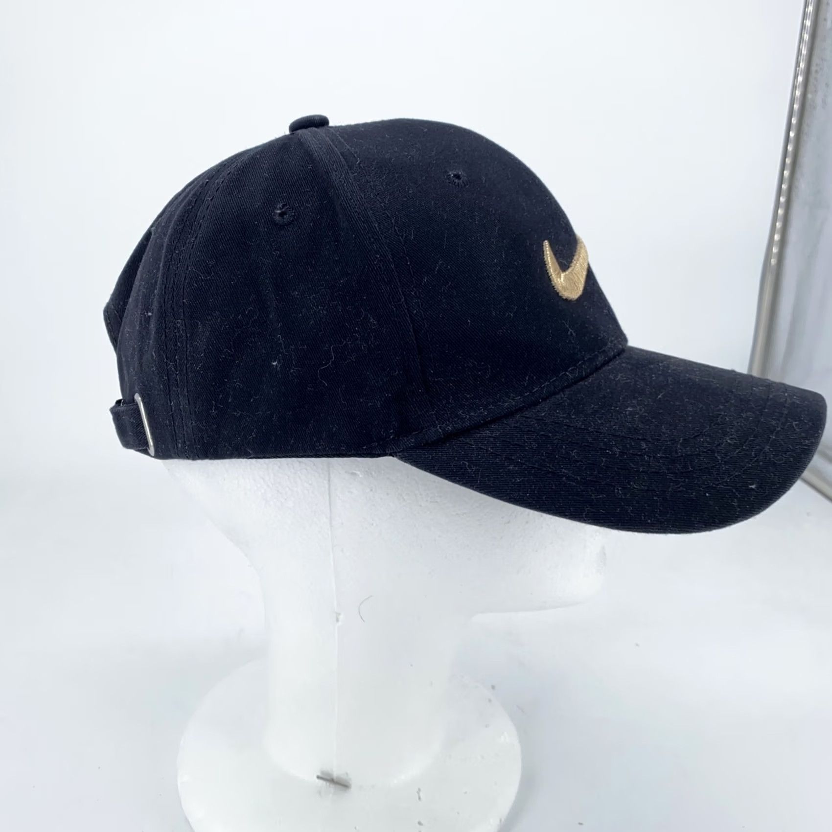 Nike Nike Hat Cap One Size Black Gold Swoosh Embroidered Logo Mens Classic Golf Adjustable Breathable Cotton Solid Baseball Cap Size ONE SIZE - 2 Thumbnail