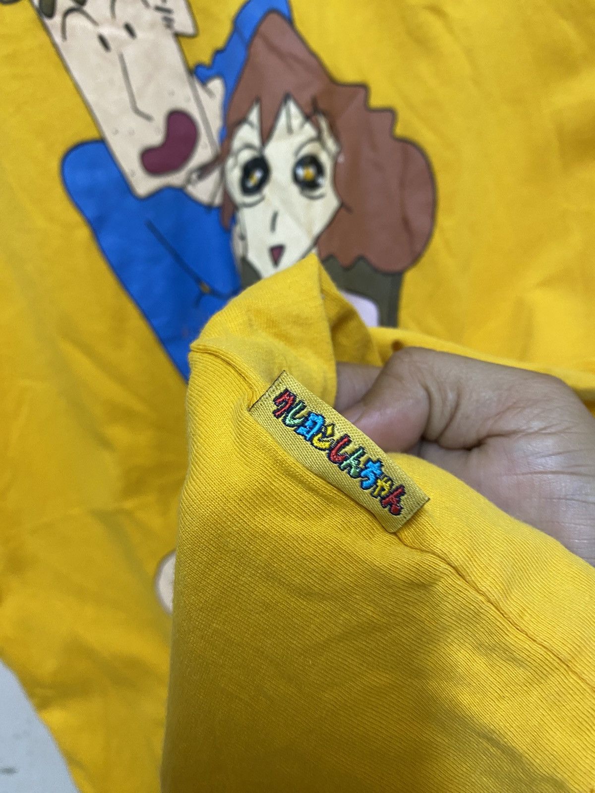 The Unbranded Brand Crayon Shinchan Family Crewneck Tee Size US M / EU 48-50 / 2 - 4 Thumbnail