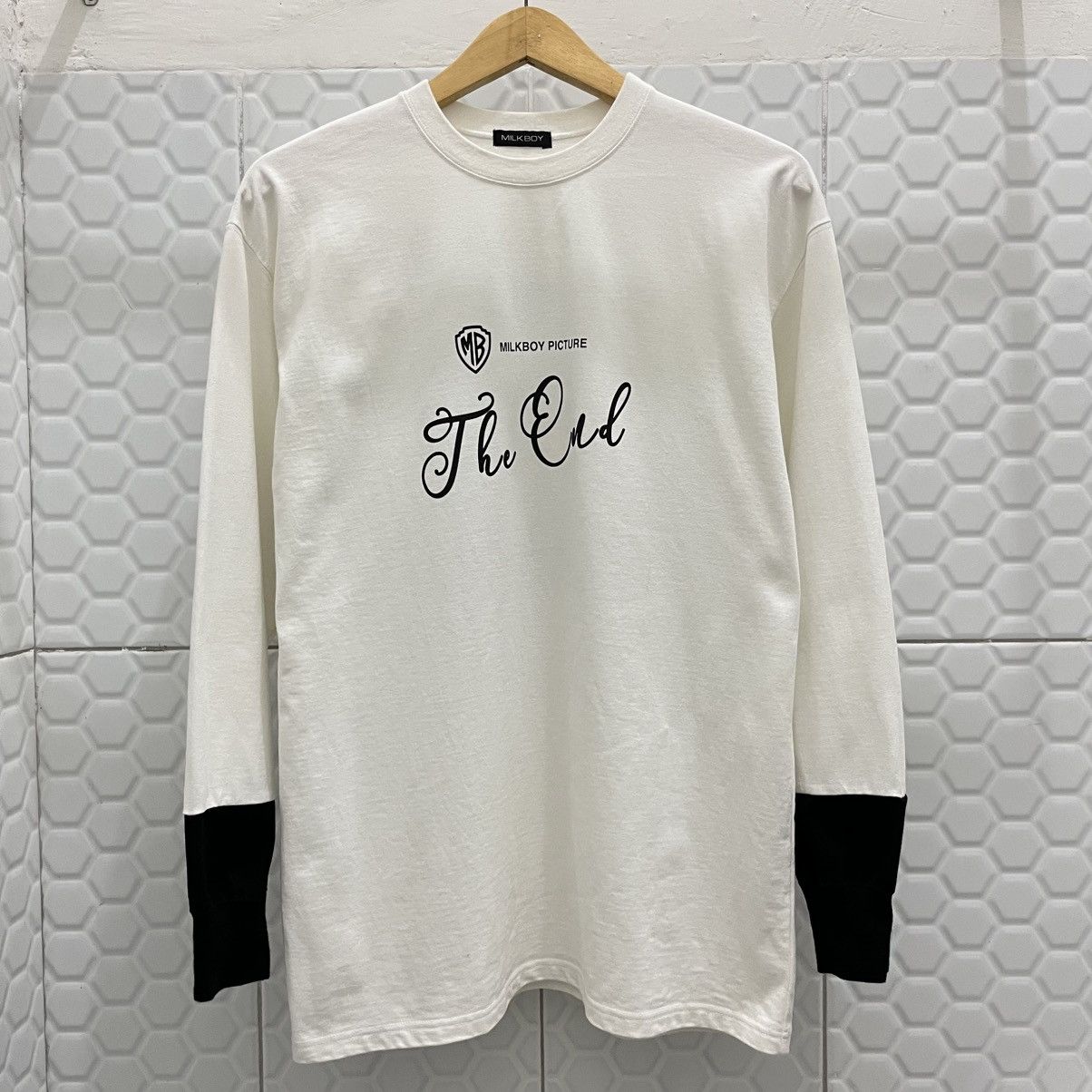 📢SENDOFFER📢2000s Milkboy The End Longsleeve Tee