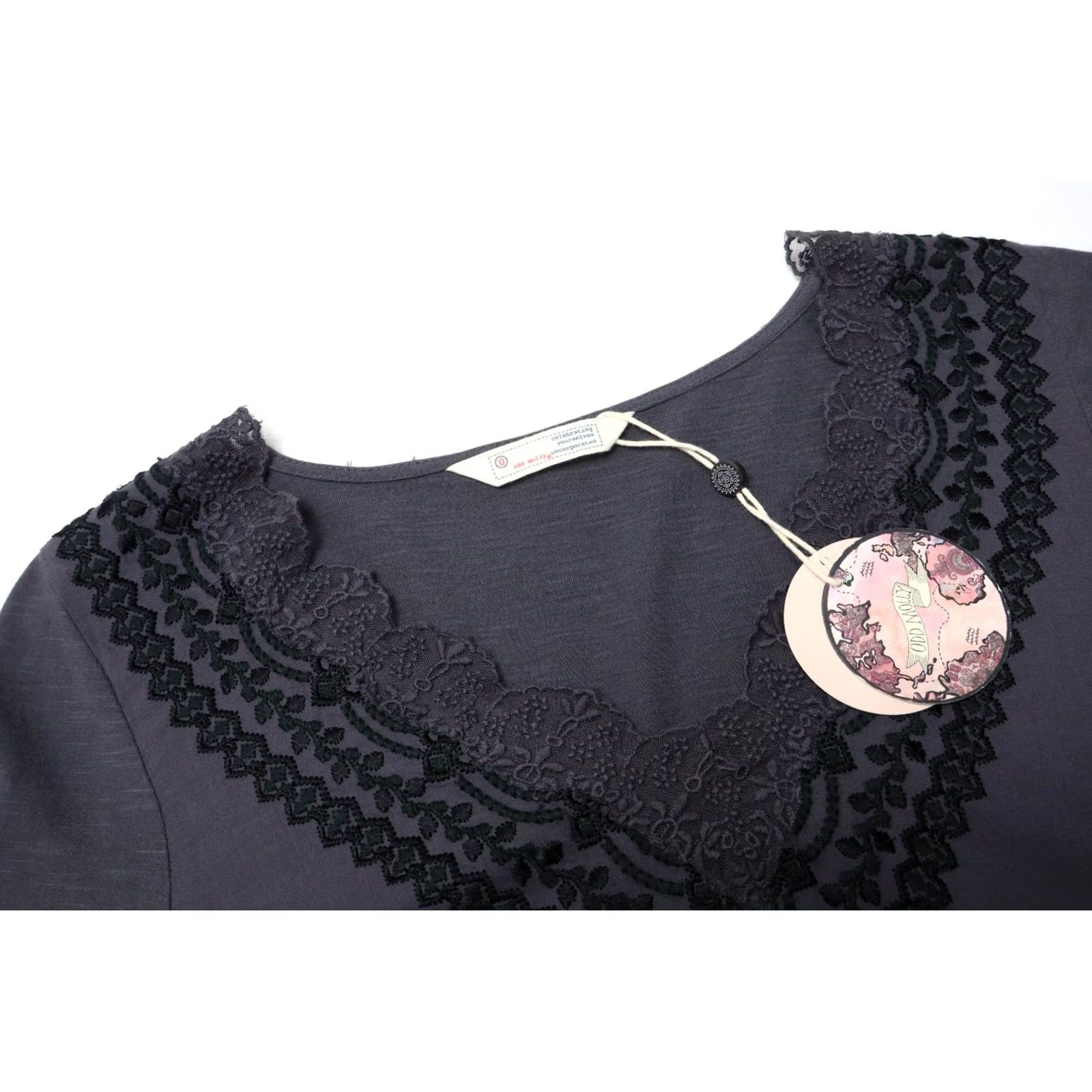 Vintage ODD MOLLY Lace Vibration Blouse Women's XSMALL Asphalt V-Neck 3/4 Sleeves Blouse Womens XS Grey Cotton Pull-On Size XS / US 0-2 / IT 36-38 - 4 Thumbnail