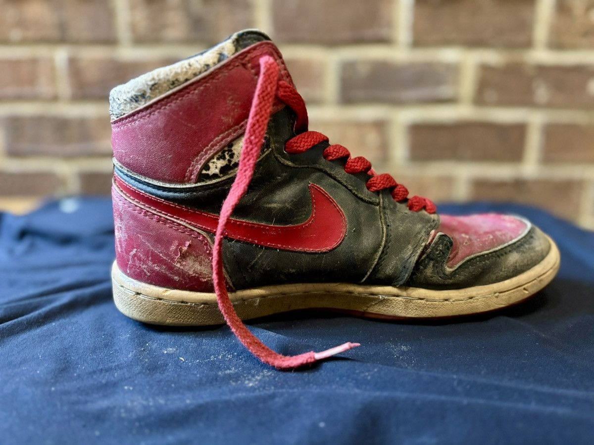 Nike 1985 Jordan 1 Bred 9 1/2 Size US 9.5 / EU 42-43 - 18 Thumbnail