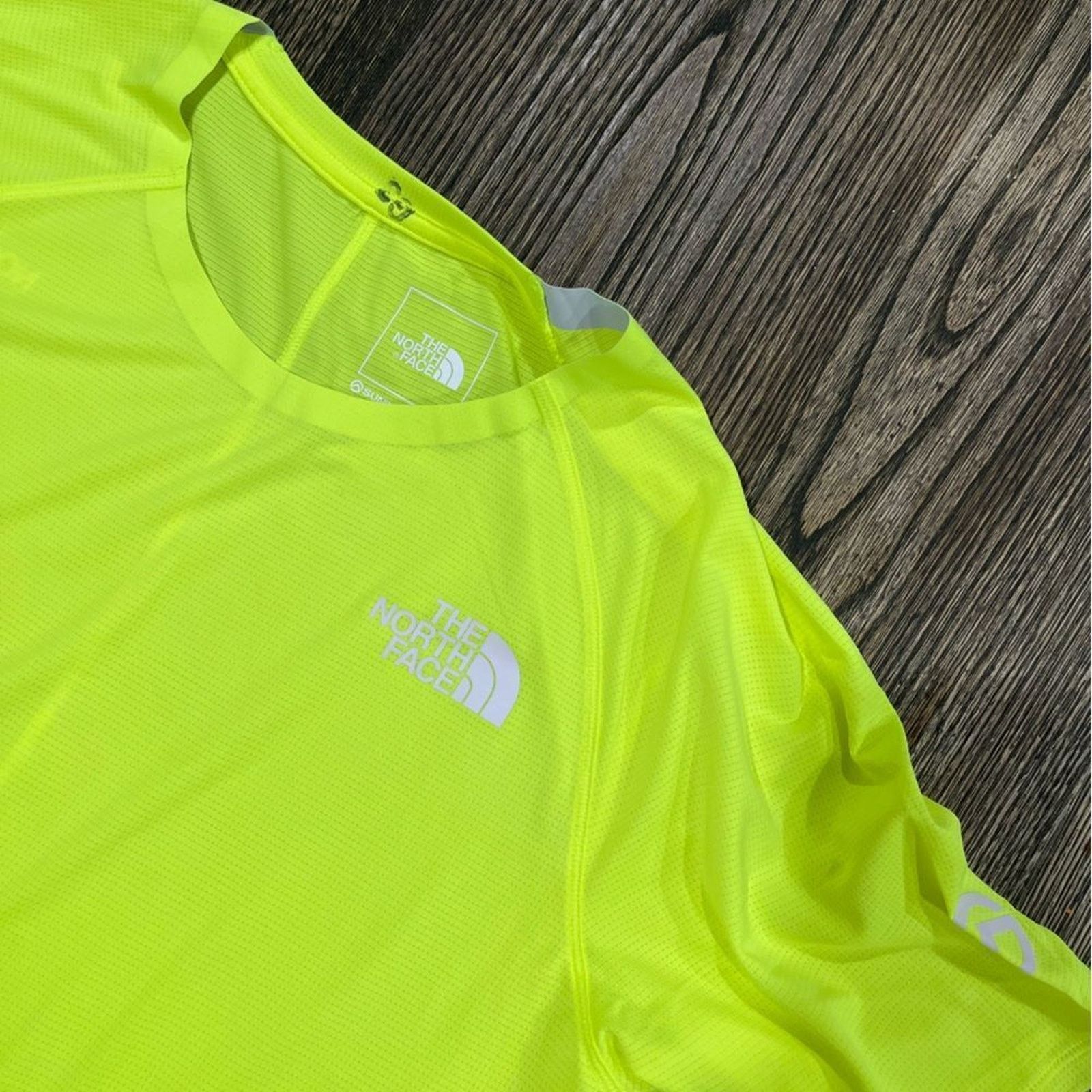 The North Face NWOT The North Face Womens Summit Series Short-Sleeve Size M / US 6-8 / IT 42-44 - 2 Thumbnail