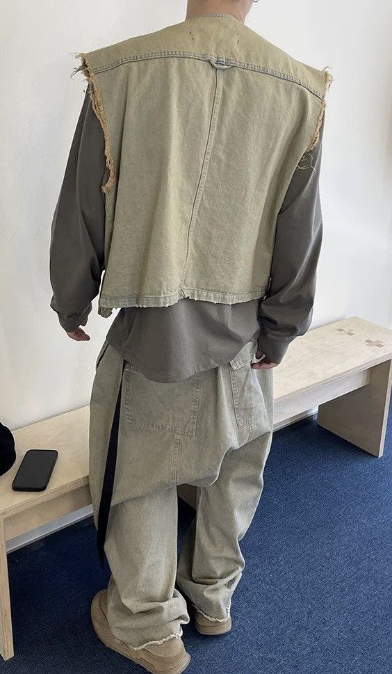 Japanese Brand × Vintage Outdoor retro faded multi pocket distressed vest jacket Size US L / EU 52-54 / 3 - 7 Thumbnail