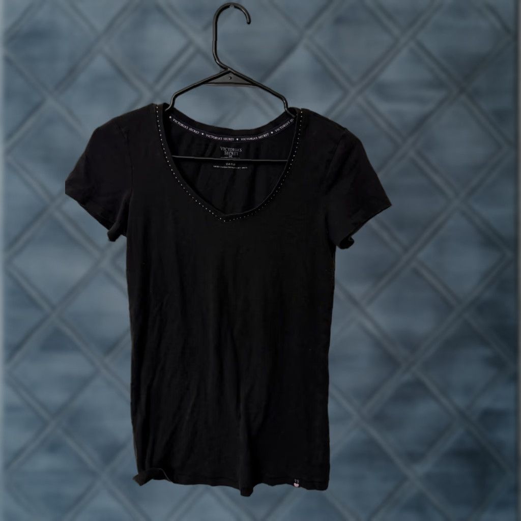 Victoria's Secret Victoria's Secret T-Shirt Womens Small Black V-Neck Short Sleeve Knit Top N/A Size S / US 4 / IT 40 - 1 Thumbnail