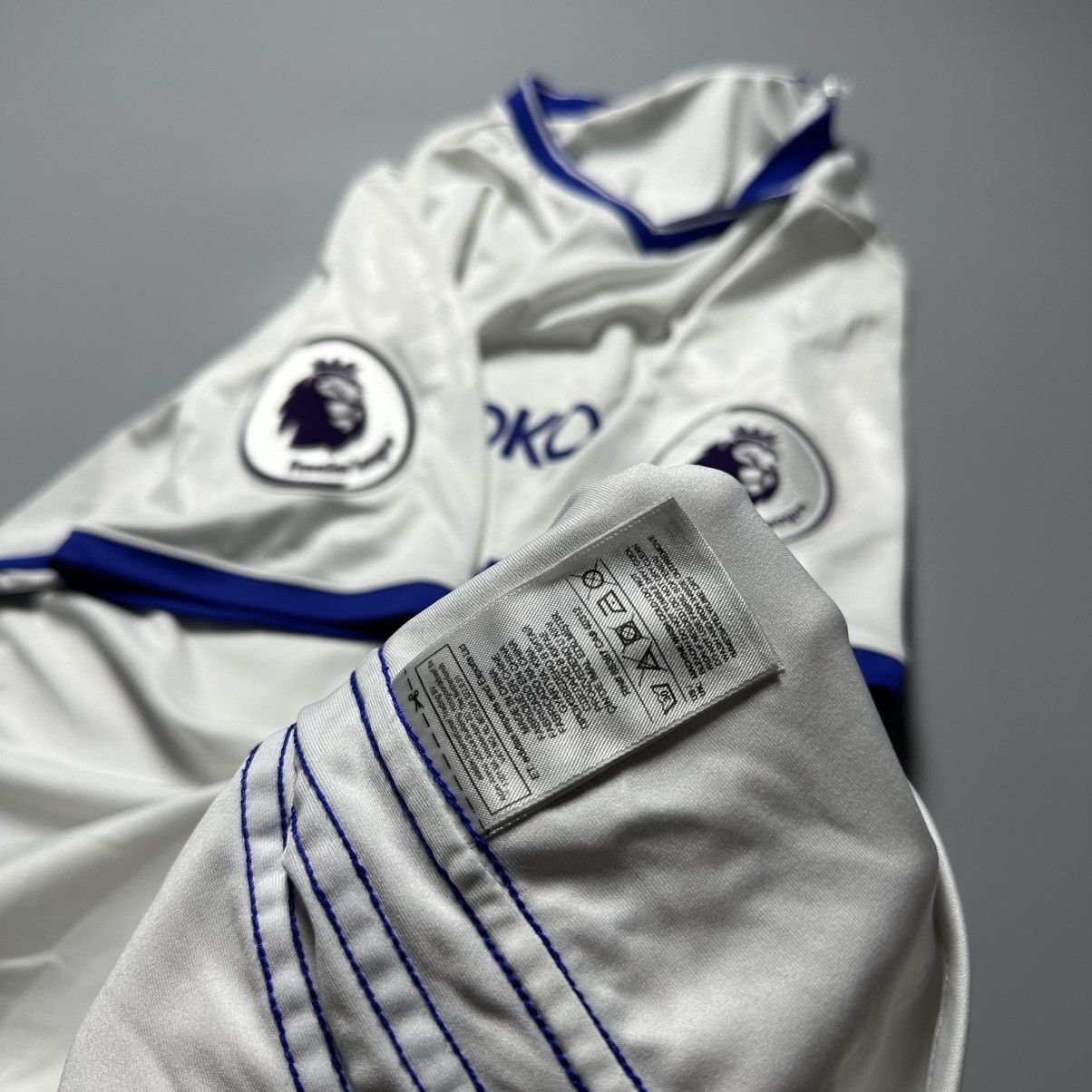 Vintage CHELSEA ADIDAS 2016/2017 FOOTBALL THIRD JERSEY #10 HAZARD Size US M / EU 48-50 / 2 - 11 Thumbnail