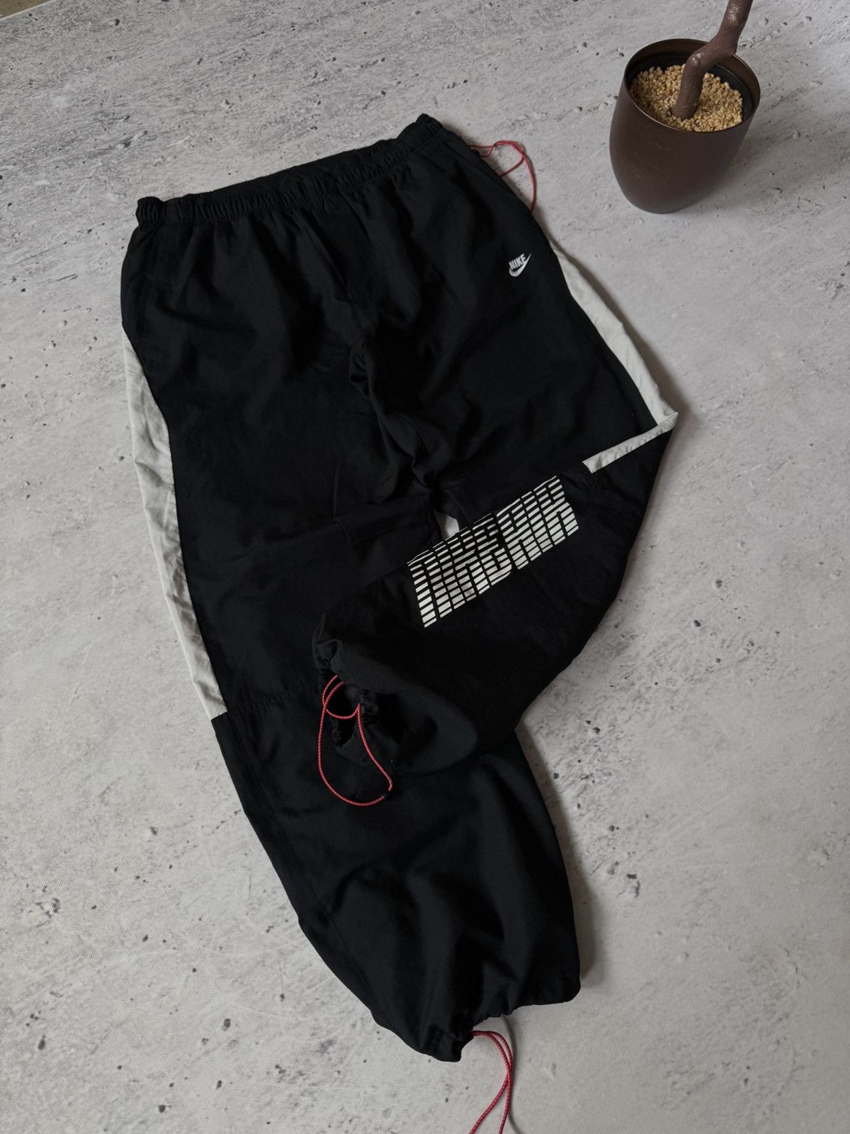 Nike × Vintage NIKE AIR MAX NYLON VINTAGE OVERSIZE BAGGY PANTS SWEATPANTS Size US 34 / EU 50 - 4 Thumbnail