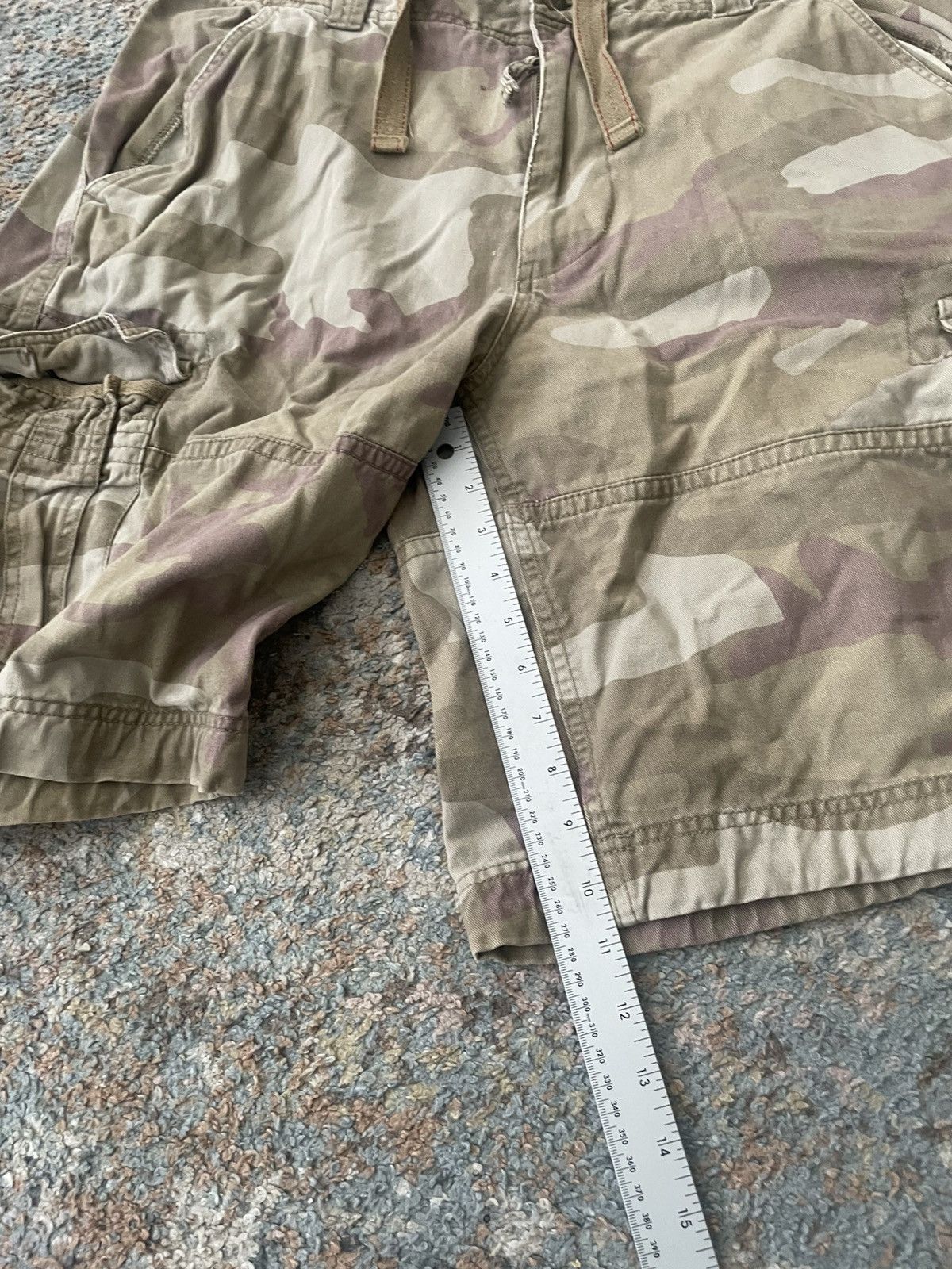 Vintage Vintage Y2K No Boundaries Camo Cargo Grunge Shorts Brown Size US 36 / EU 52 - 4 Thumbnail