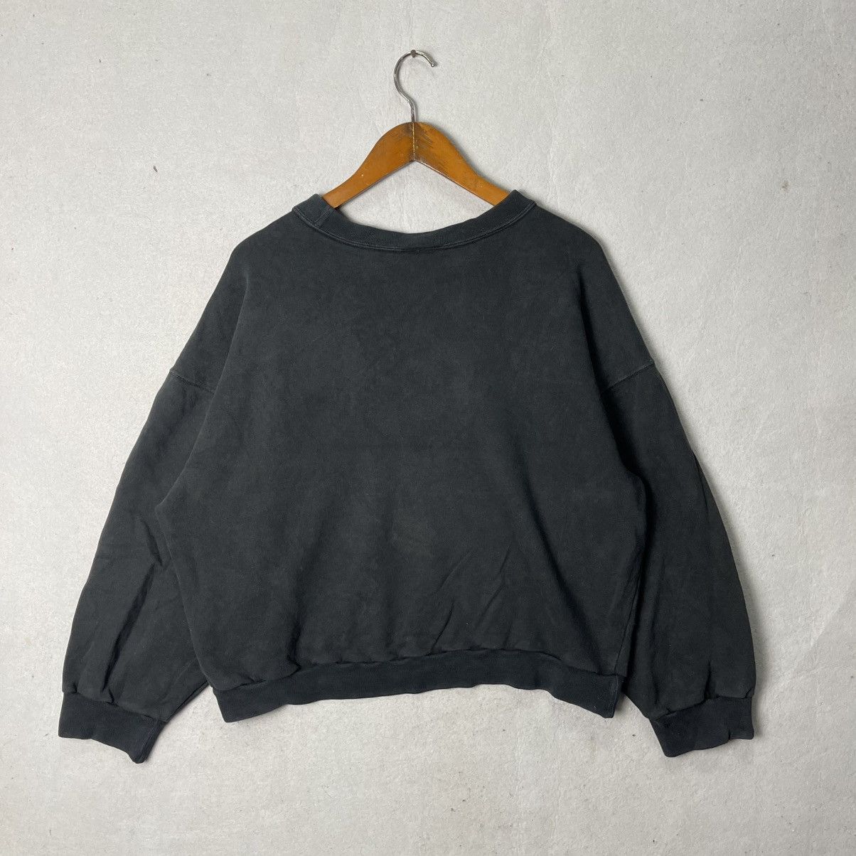 Nike Vintage Nike Mini Swoosh Crewneck Sweatshirt Size US L / EU 52-54 / 3 - 6 Thumbnail