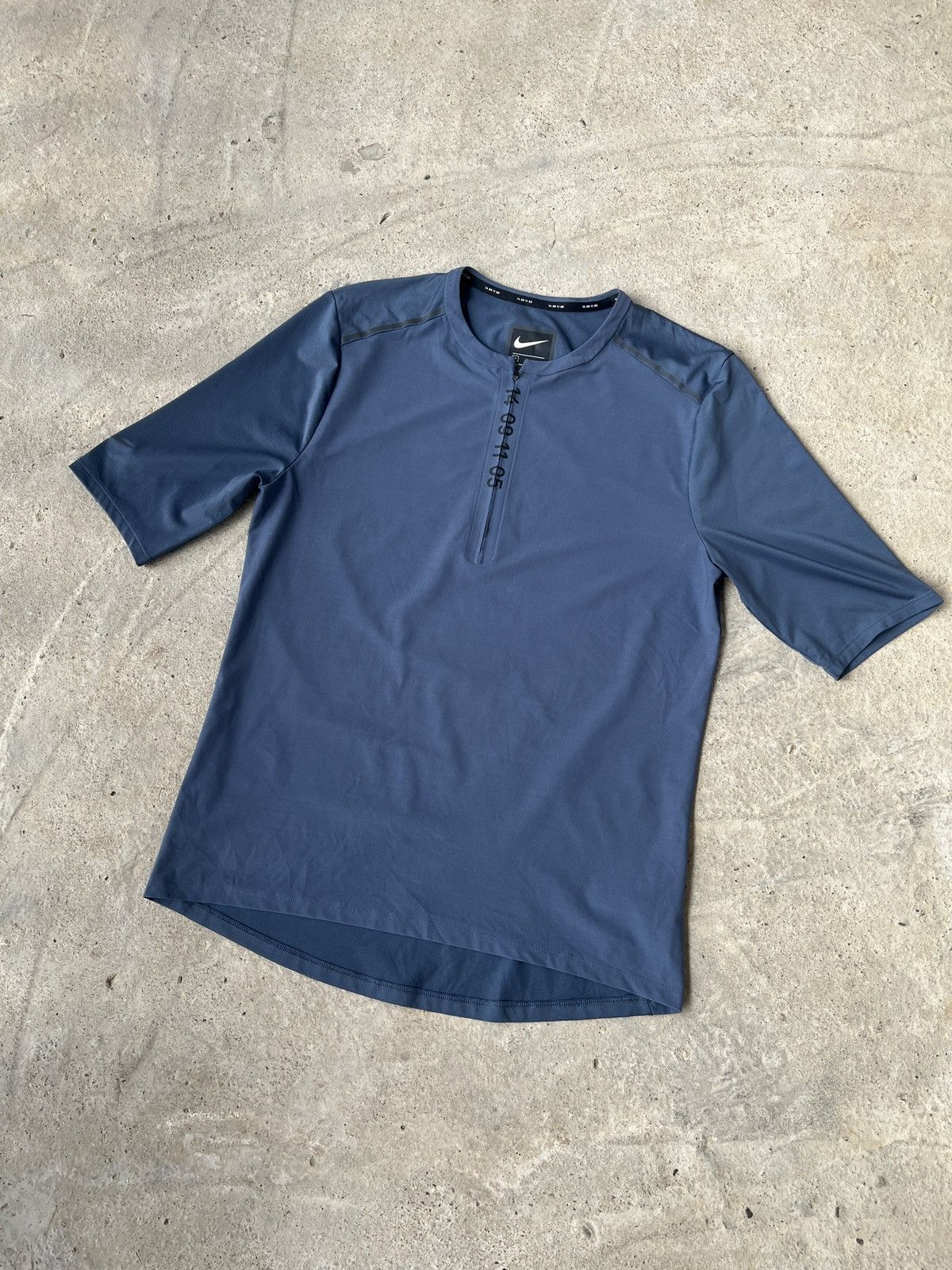 Nike Mens Nike Tech Pack S/S 1/2 zip Top Size US M / EU 48-50 / 2 - 1 Thumbnail