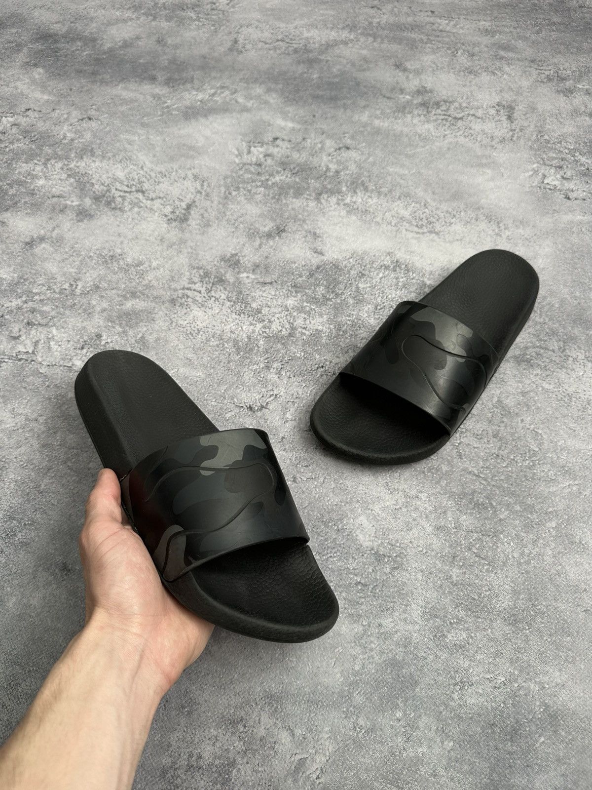 Valentino Valentino Garavani Black Camo Rubber Sliders Slip Ons Size US 10 / EU 43 - 3 Thumbnail