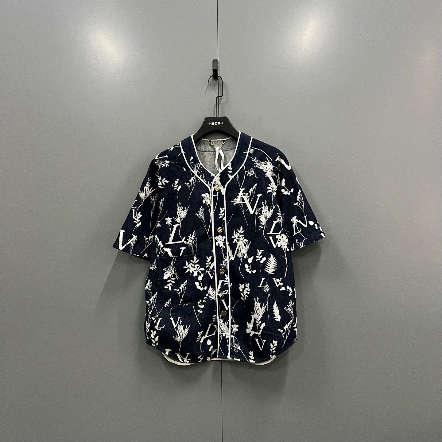 Louis Vuitton Louis Vuitton Denim Printed Shirt m Men Size US M / EU 48-50 / 2 - 1 Thumbnail