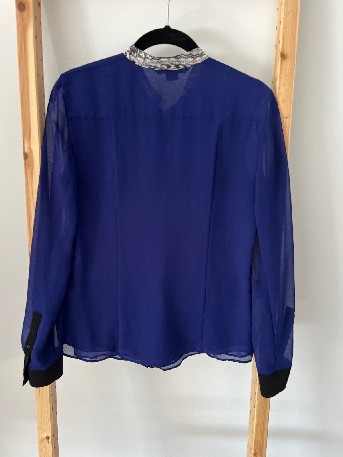Armani Exchange A/X Armani Exchange Banded Collar Sheer Blouse Blue ( S ) Size S / US 4 / IT 40 - 3 Thumbnail