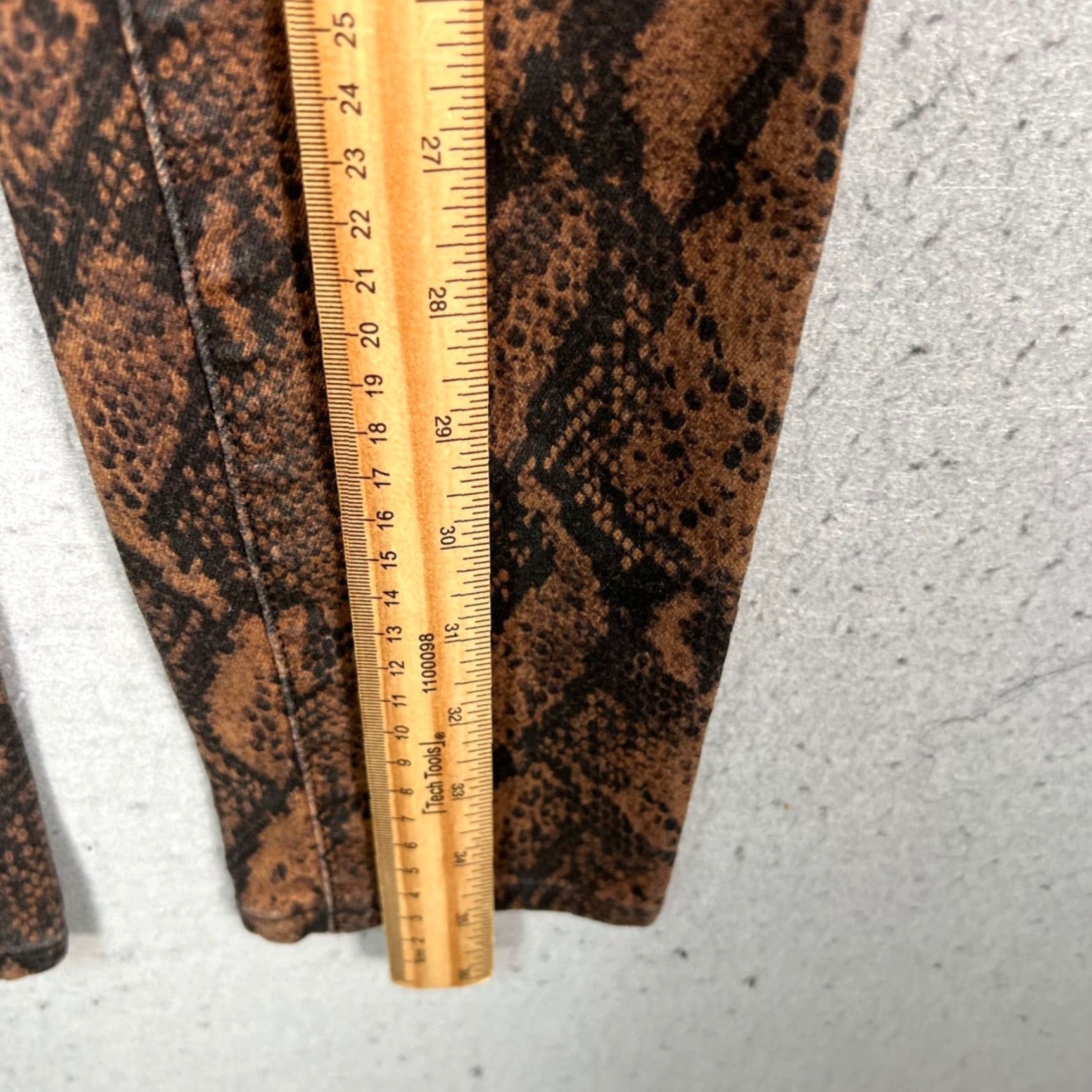 Paige Paige Jeans Womens 24 Brown Hoxton Ultra Skinny Snake Print Denim 5-Pocket Stretch Mid Rise Rayon Blend Modern Size 42" / US 20 - 7 Thumbnail