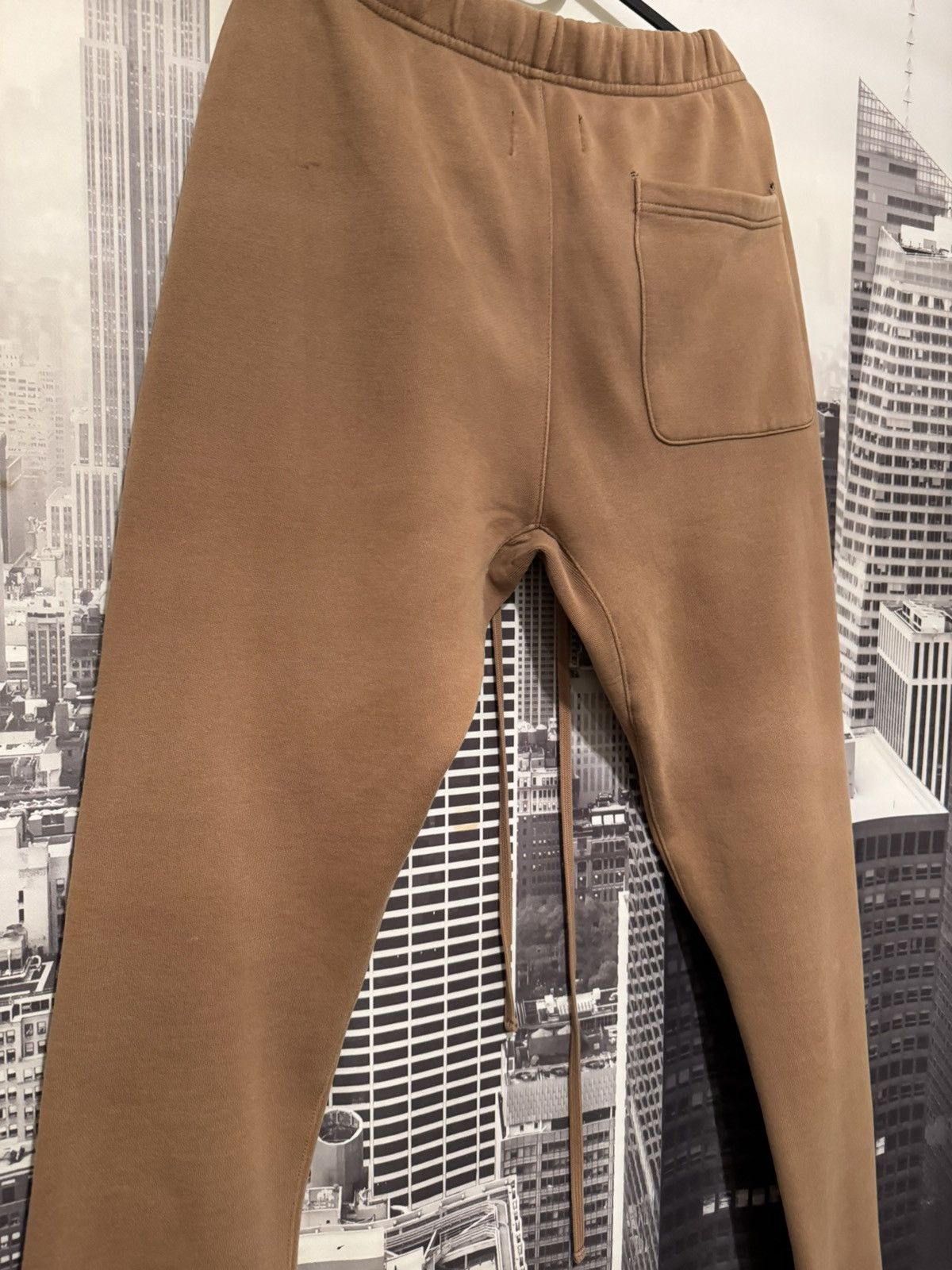 Fear of God OG Fear of God Essentials Sweatpants Tan SZ Medium🔥 Size US 32 / EU 48 - 7 Thumbnail